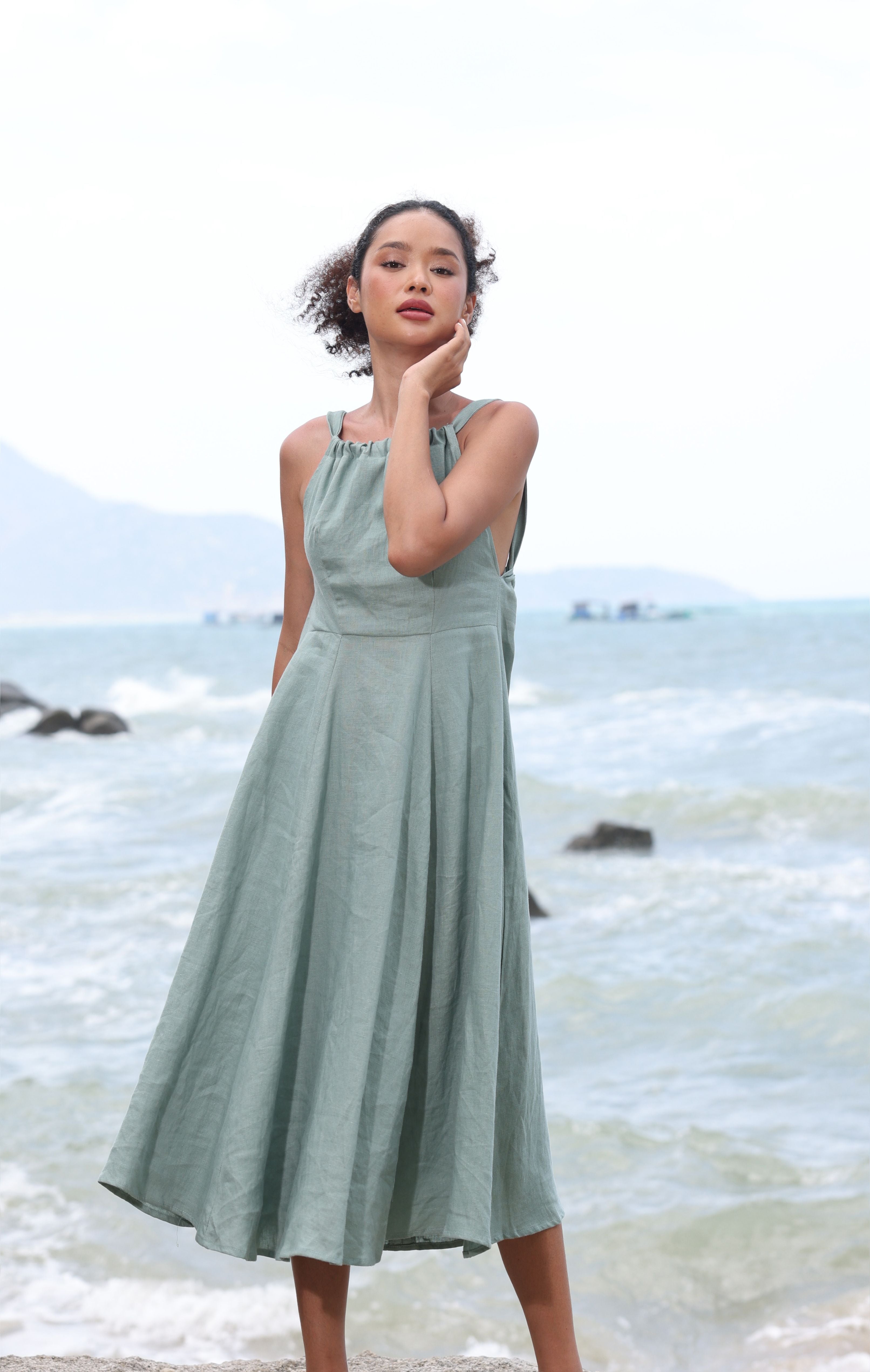 Backless linen dress