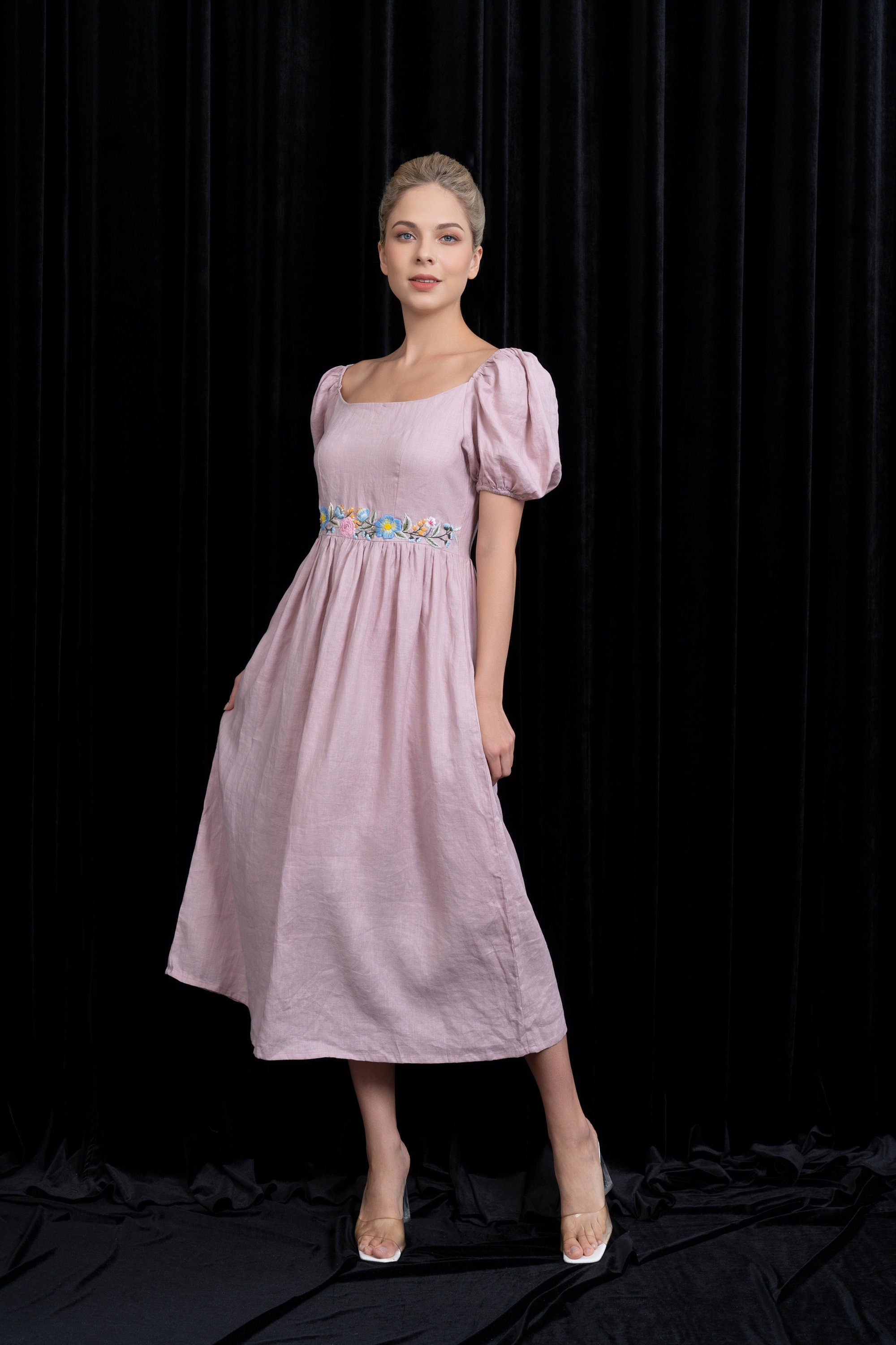 Embroidered linen puff sleeve dress