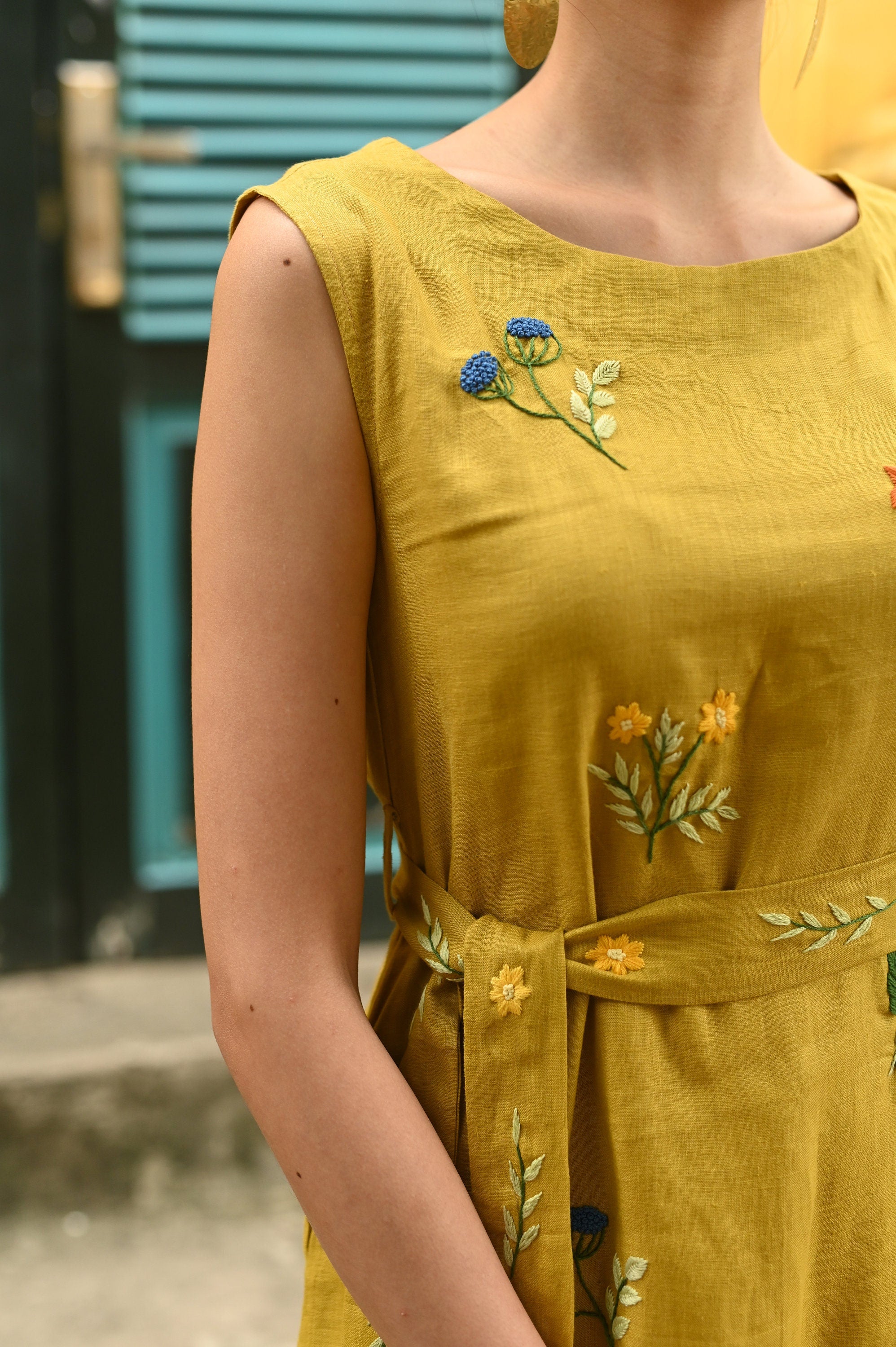 embroidered sleeveless linen dress