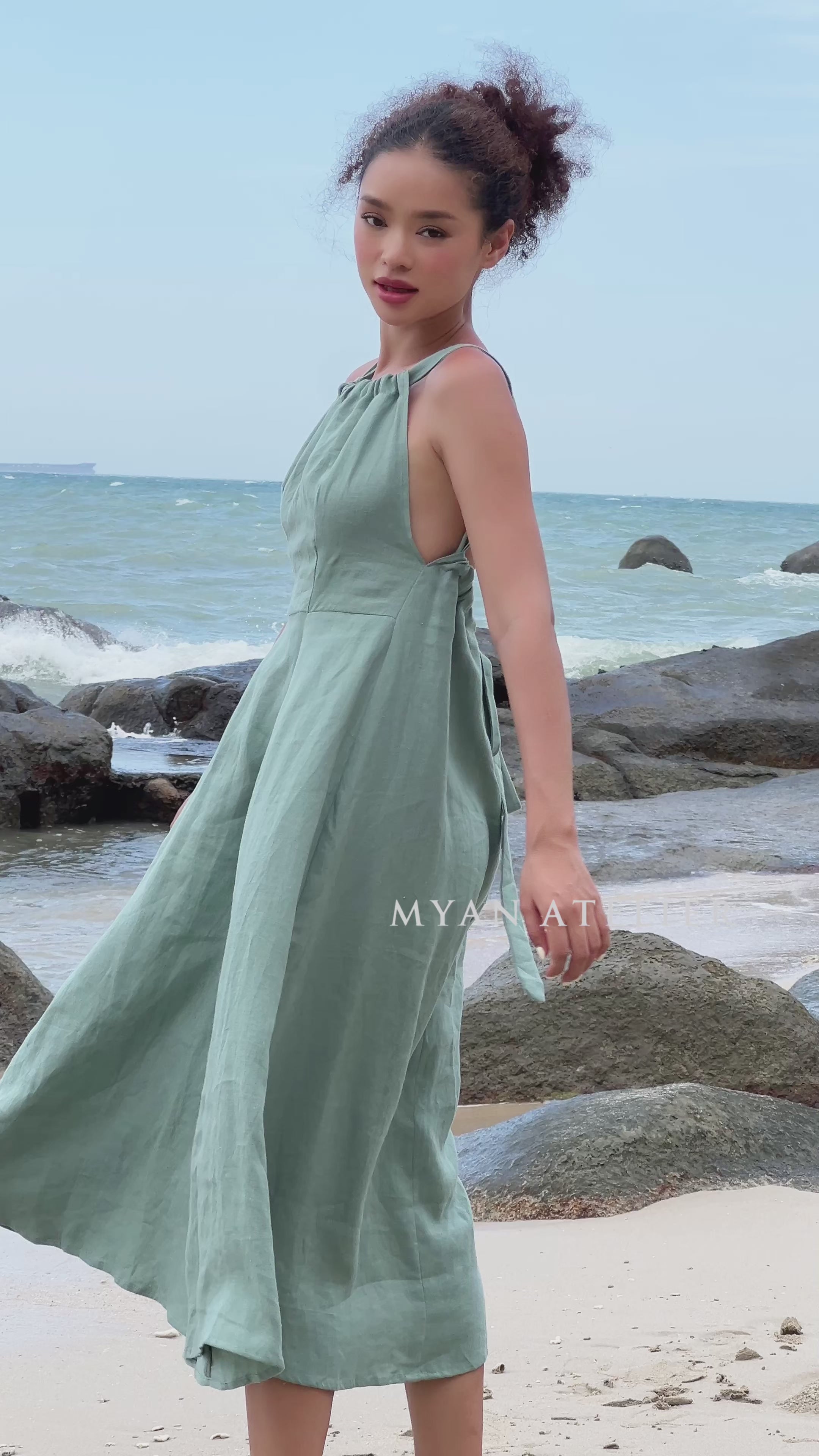 Backless linen dress