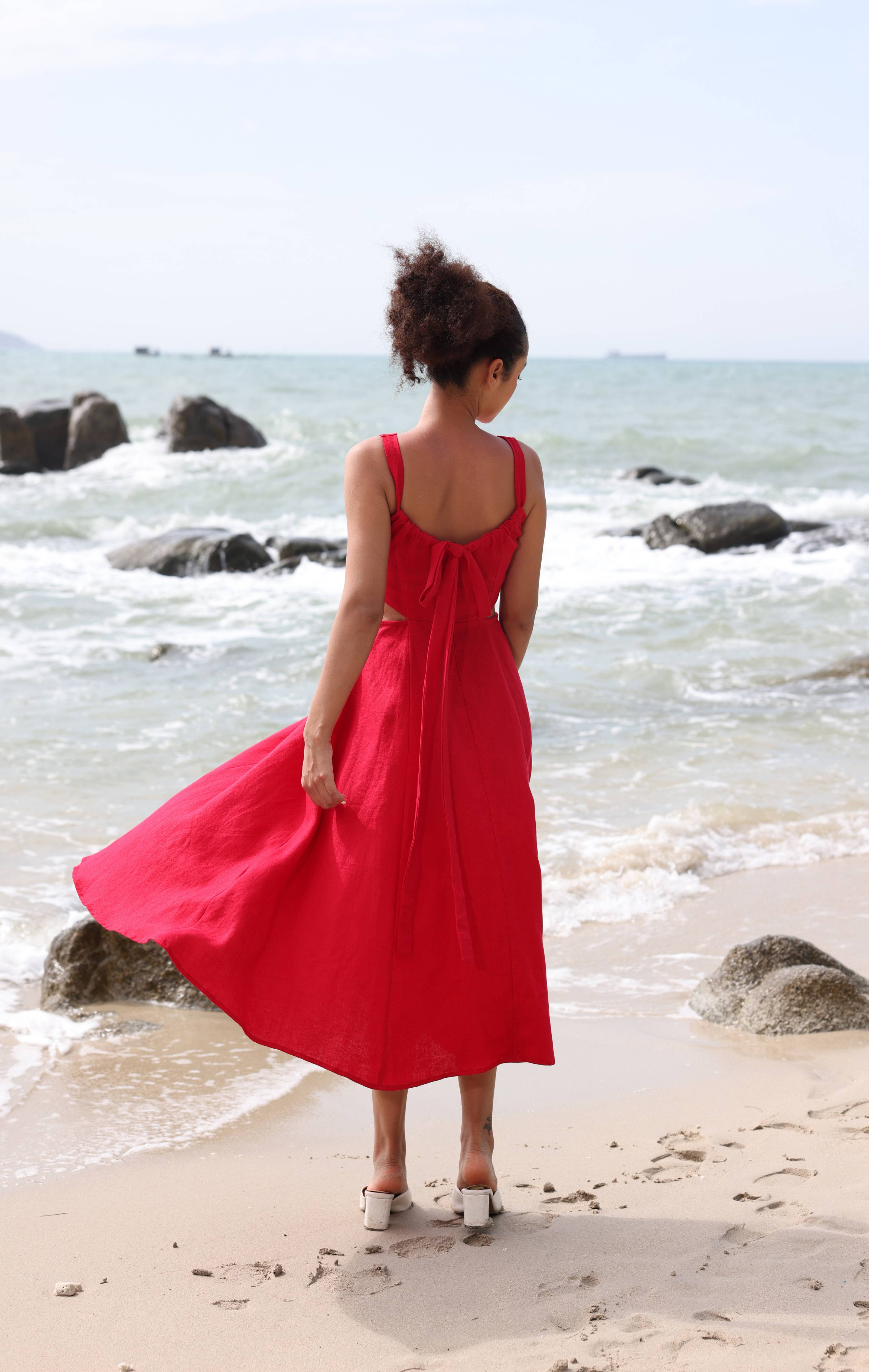 Side cut-out linen dress