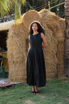 sleeveless black linen dress