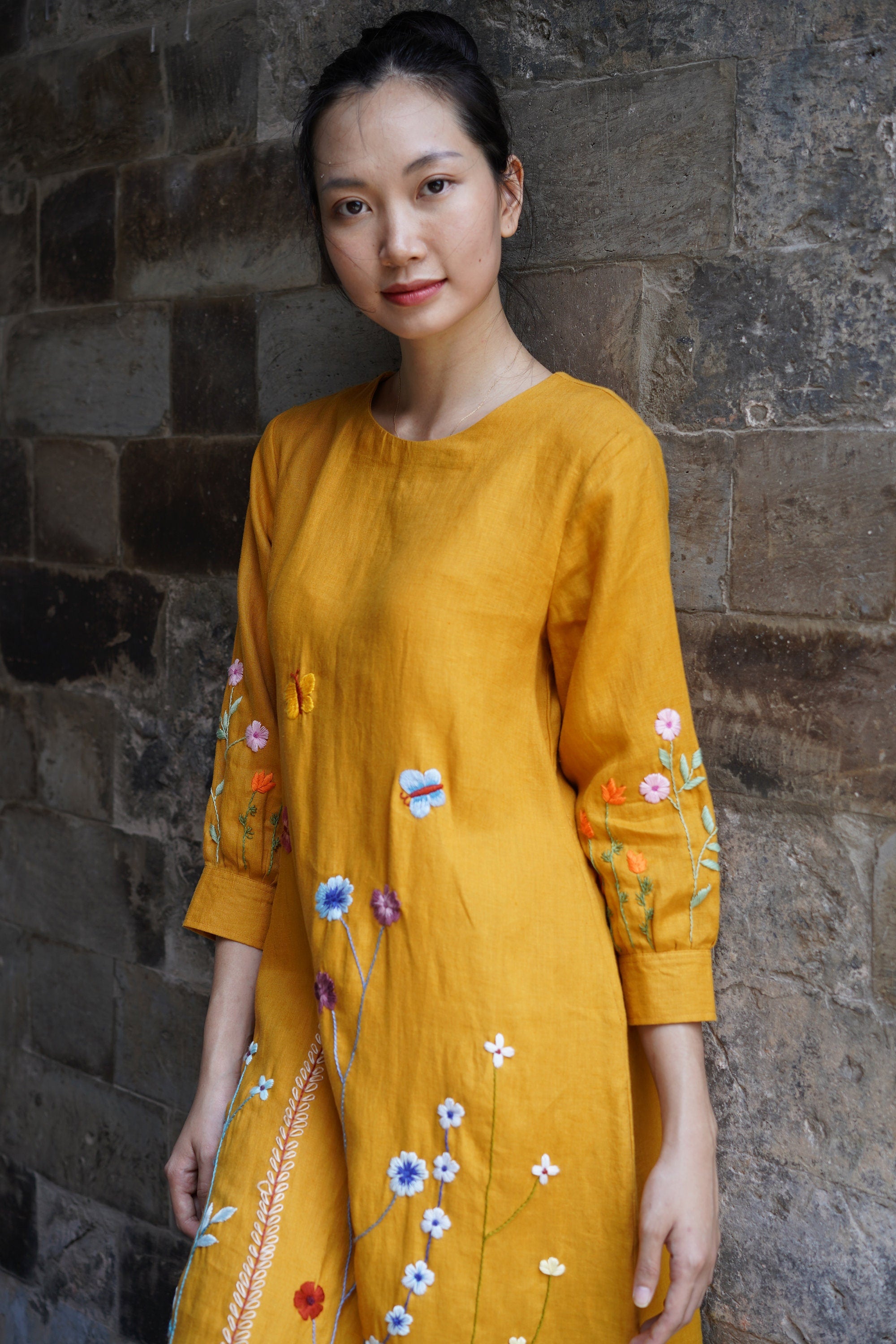 Summer linen dress with hand embroidery