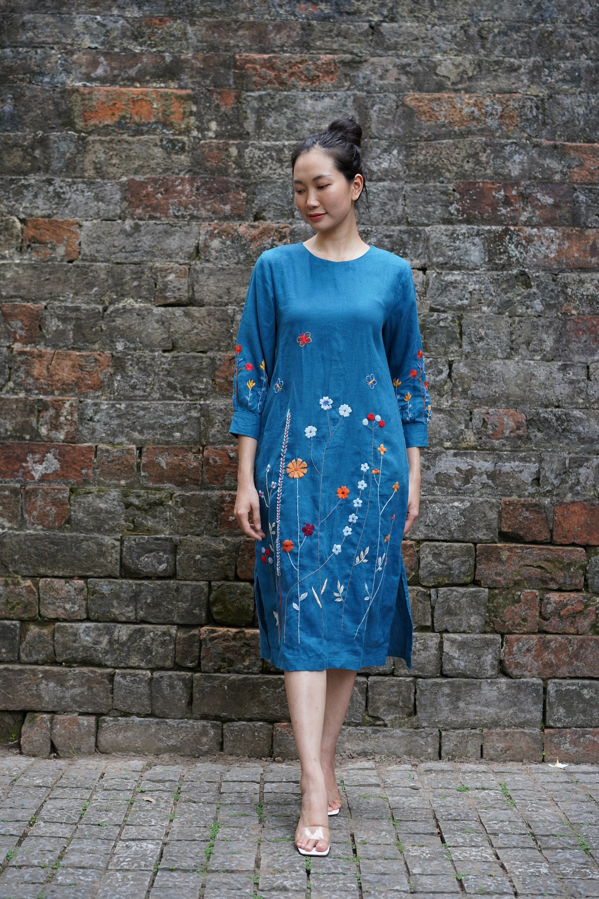 Summer linen dress with hand embroidery