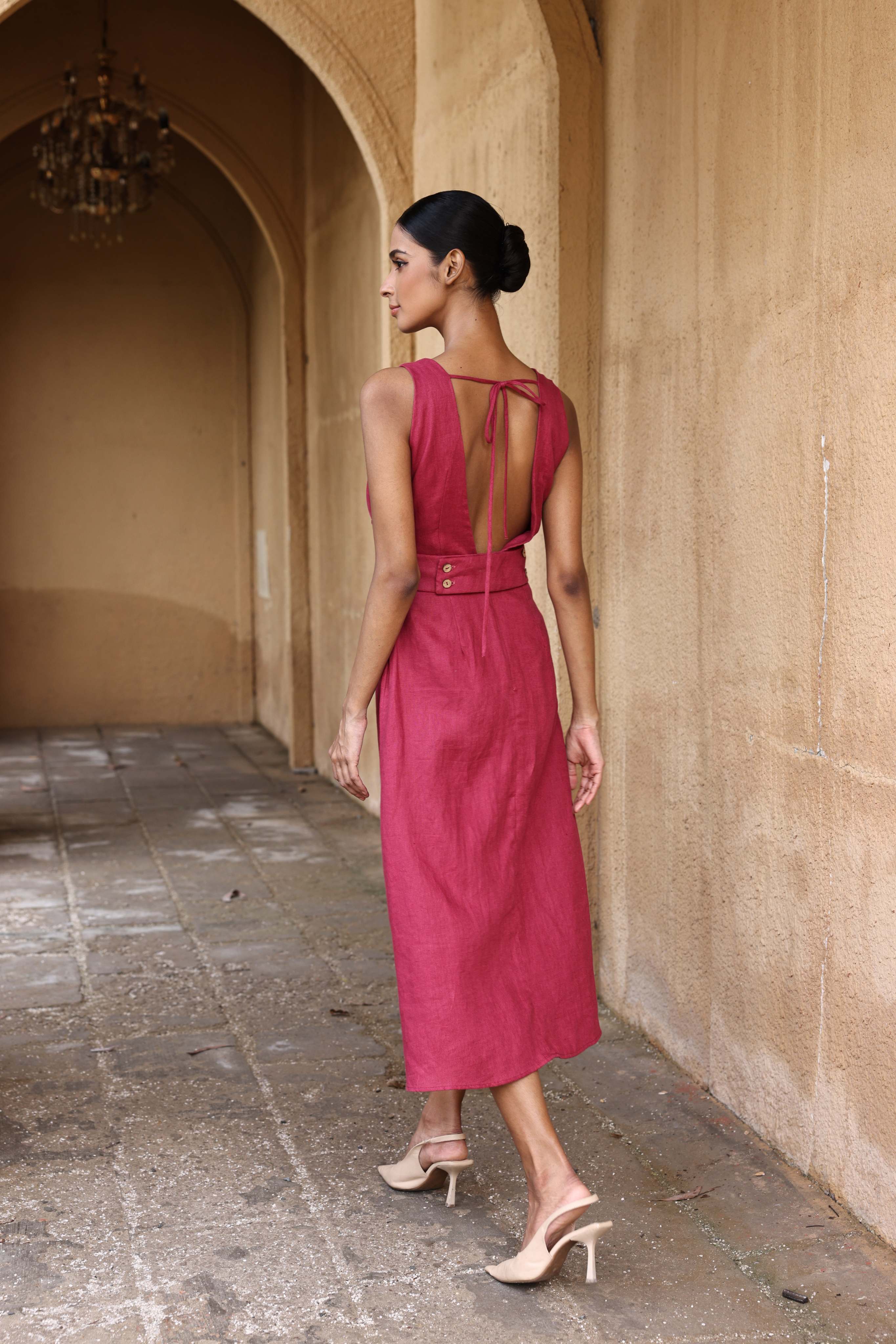 Tie-back linen dress
