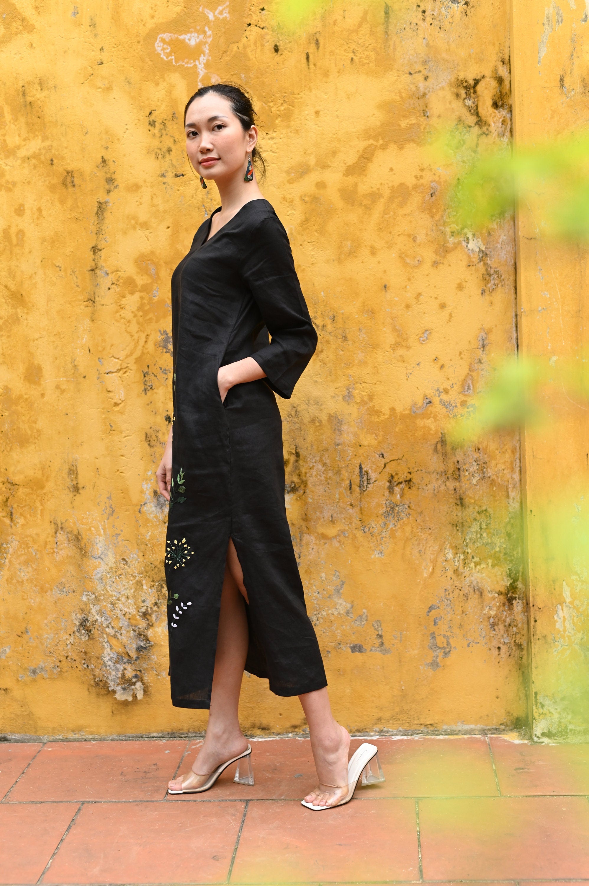 V-neck embroidered summer dress