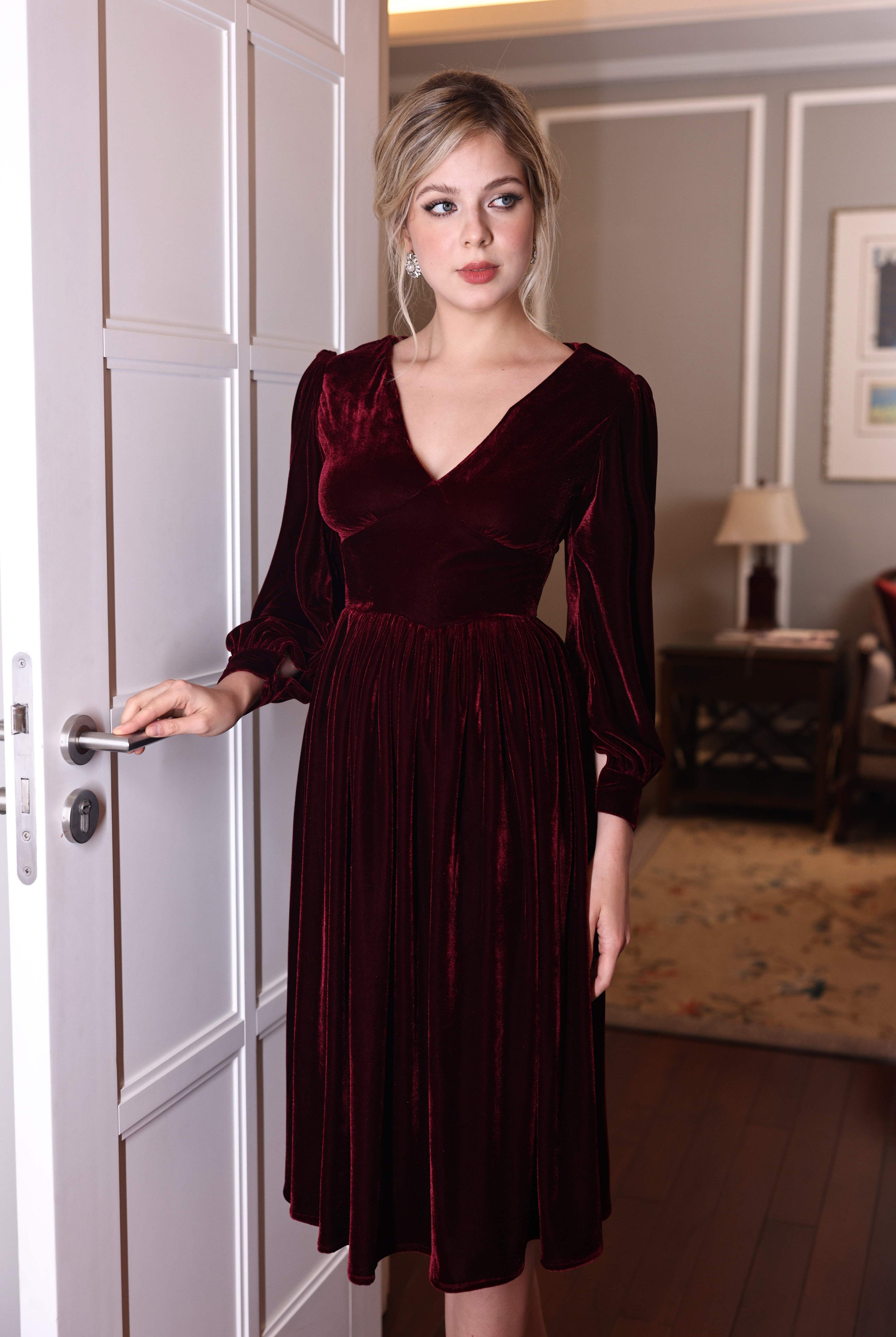 Handcrafted velvet mini dresses MYAN ATELIER Handcrafted velvet mini dresses MYAN ATELIER