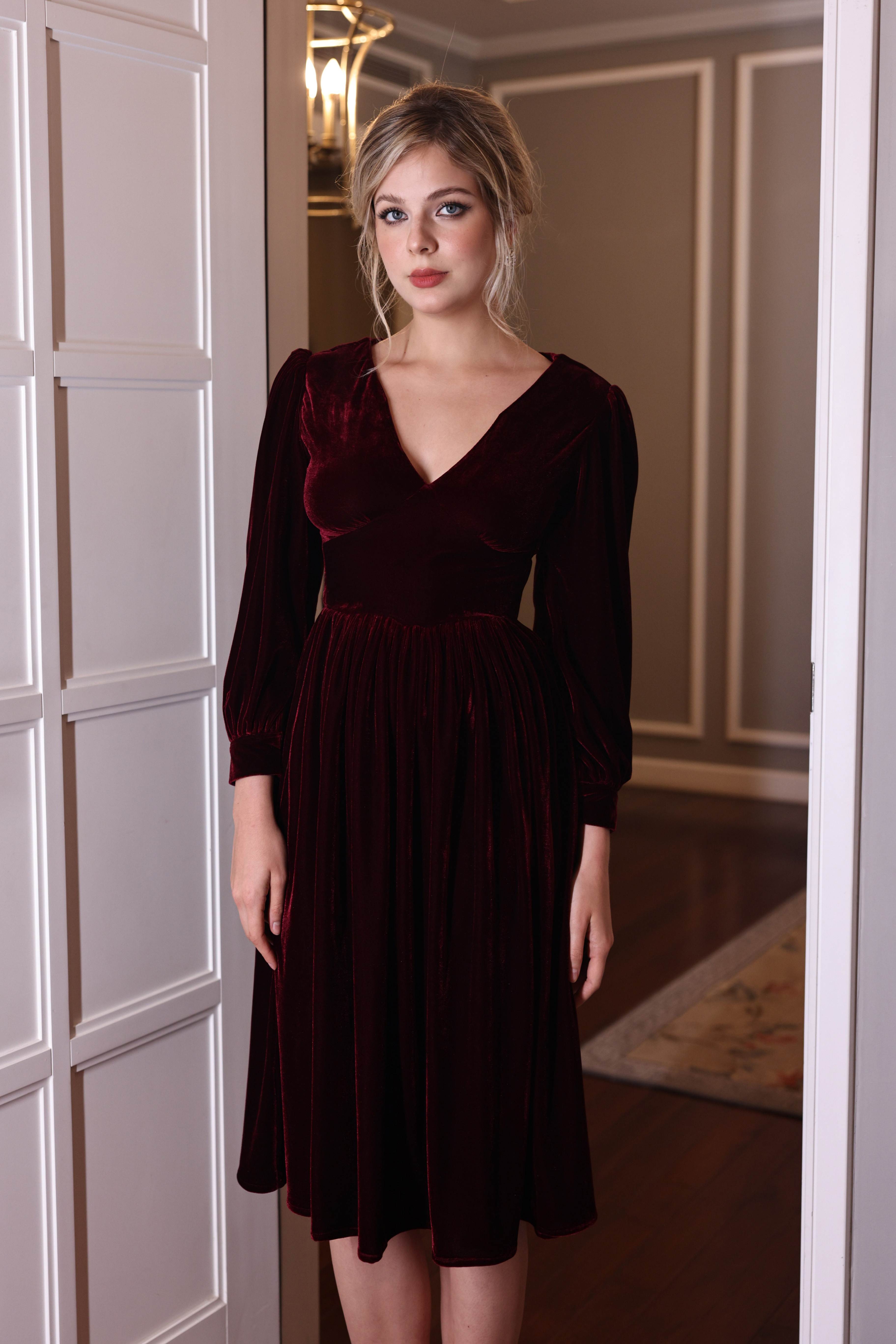 Elegant A-line velvet dress KELLY MYAN ATELIER Elegant A-line velvet dress KELLY MYAN ATELIER