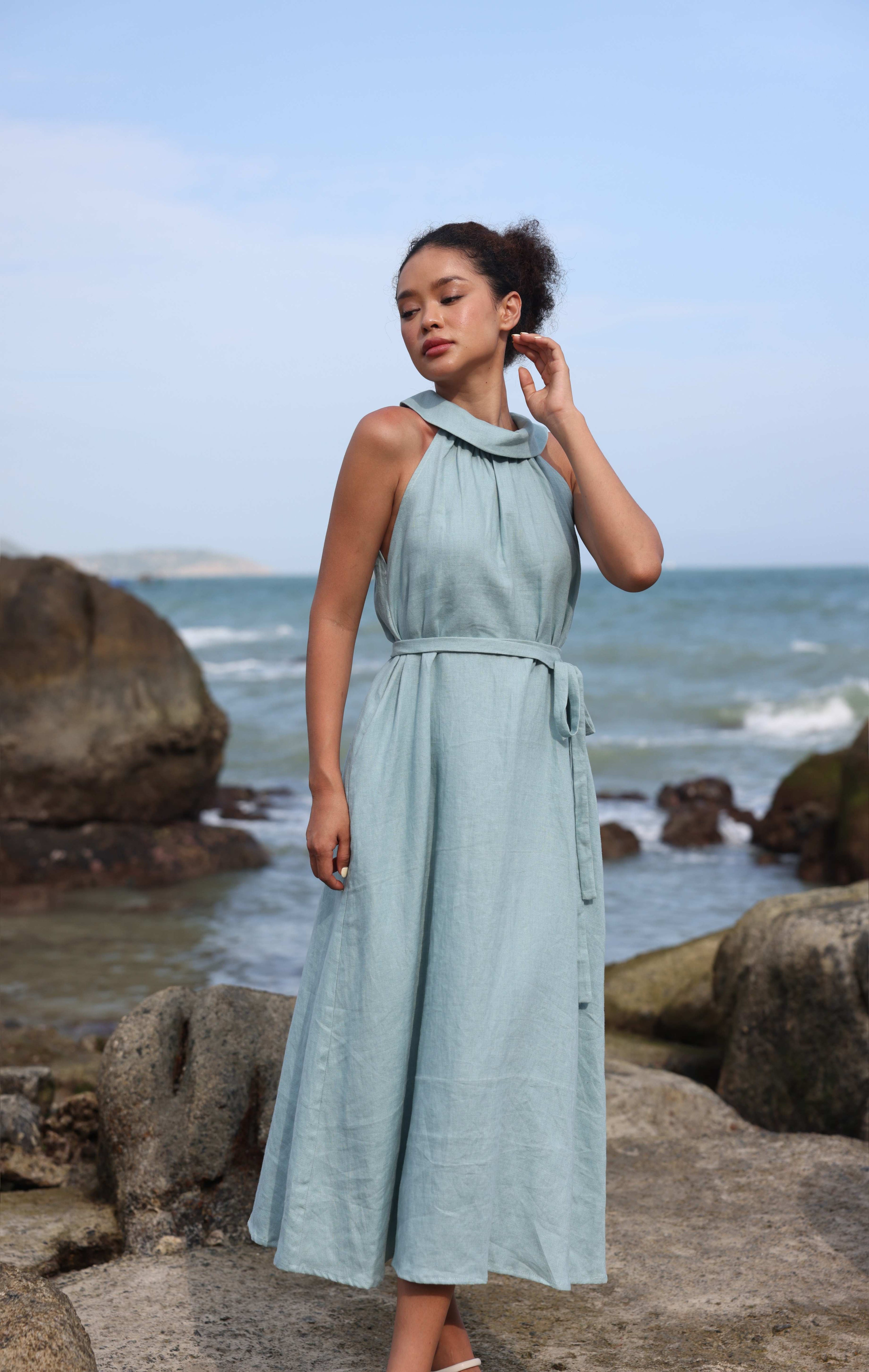 Blue sleeveless linen midi dress