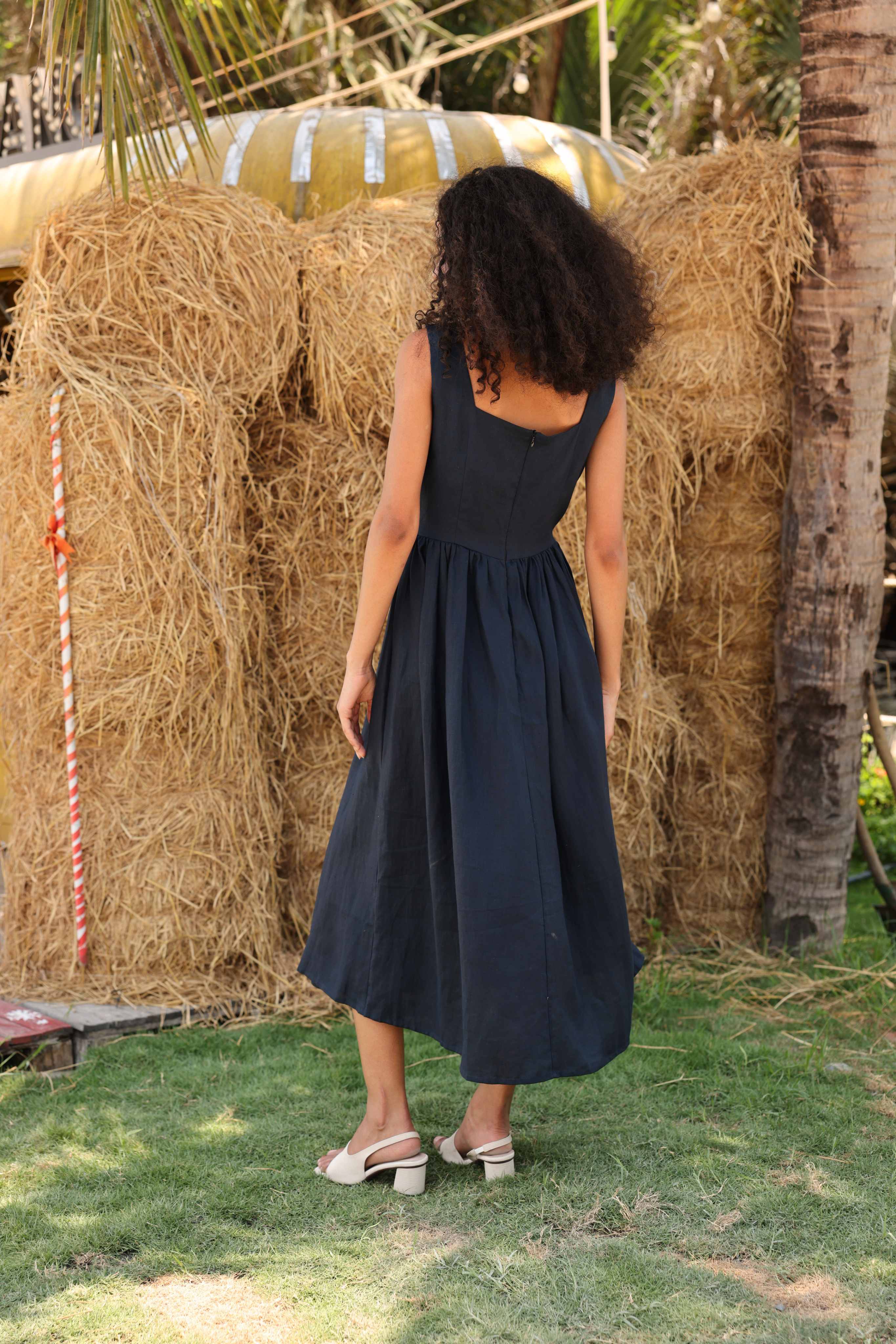 Casual linen sleeveless dress