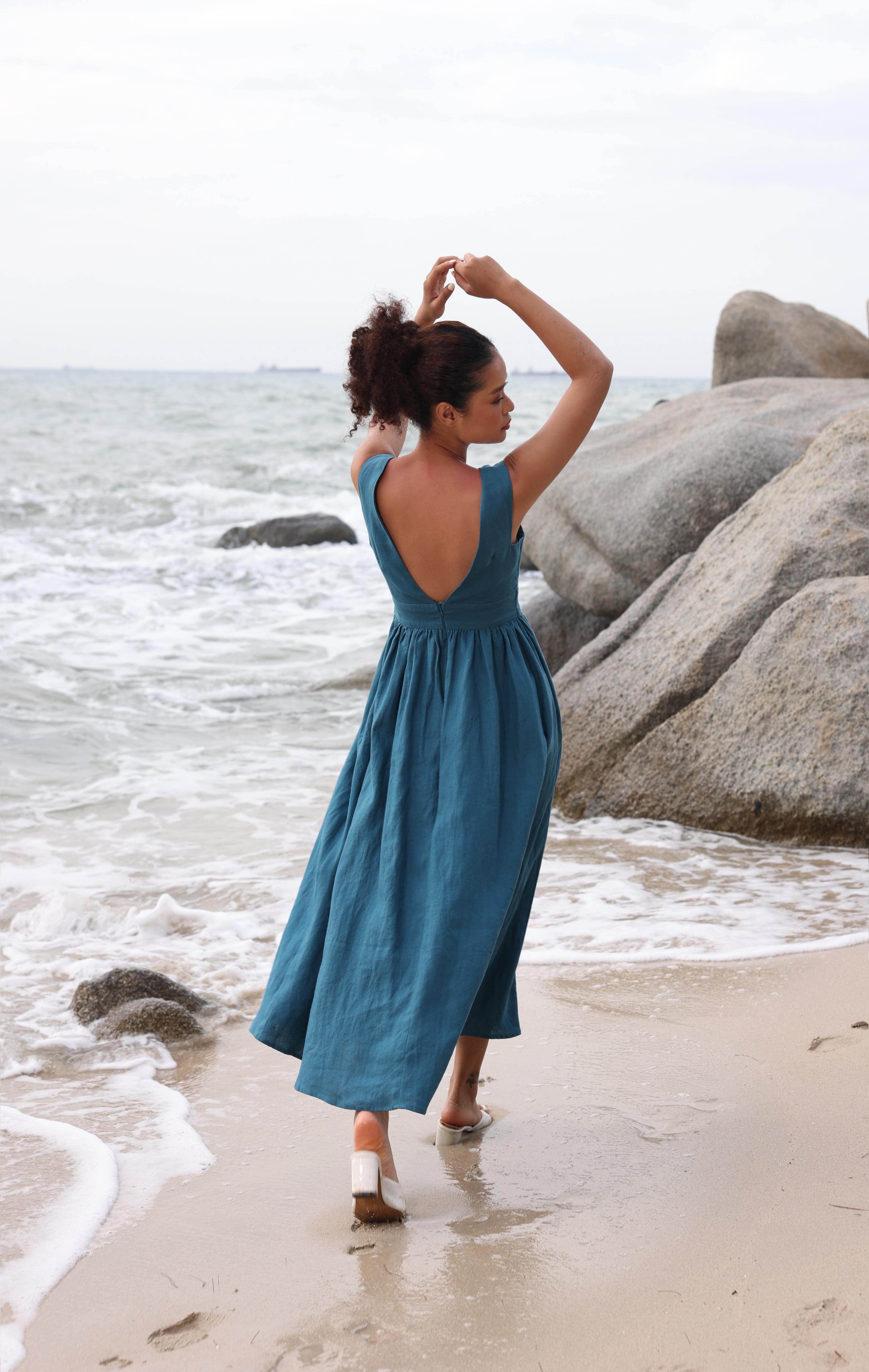 Deep V-back linen summer dress