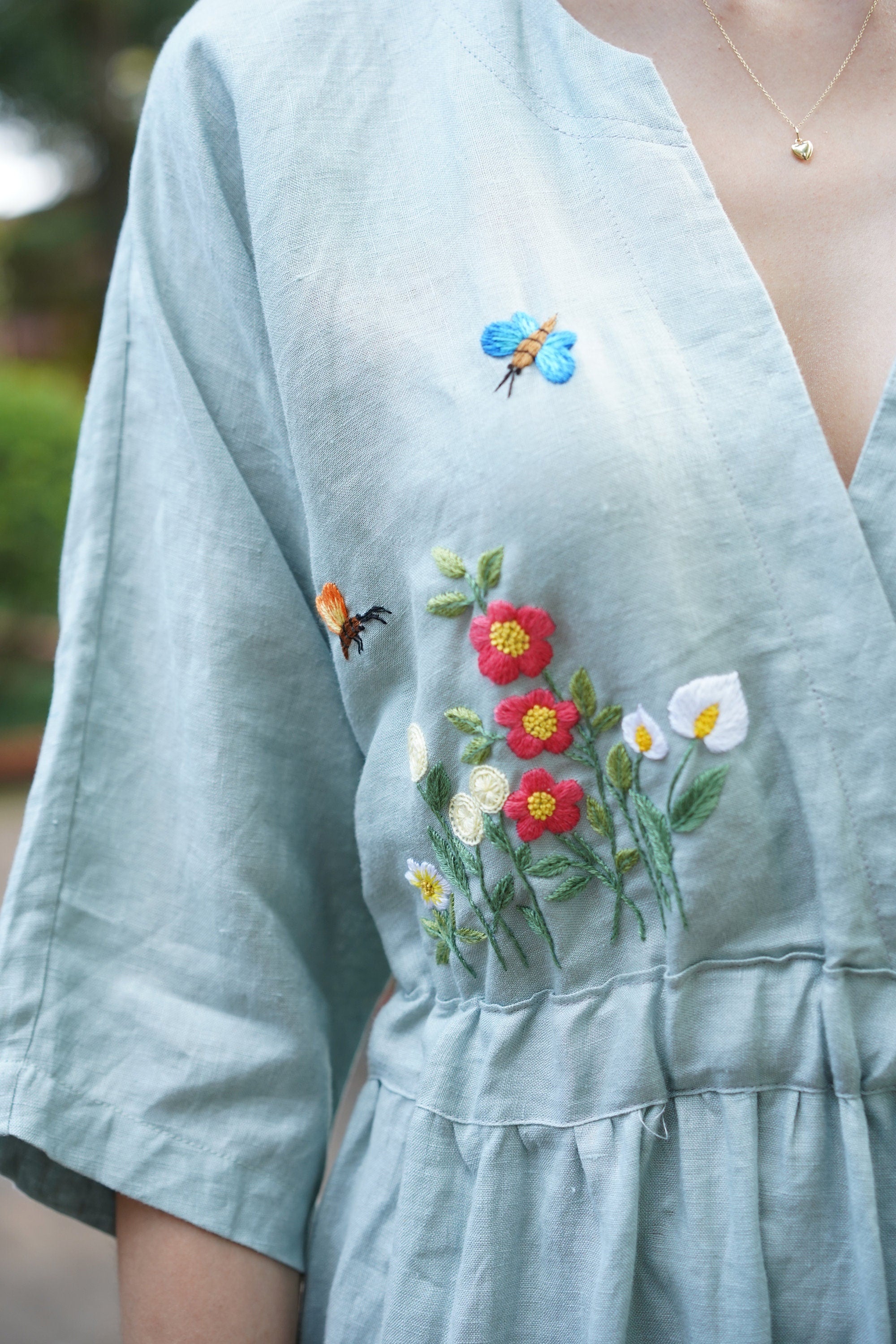 Embroidered drawstring waist dress