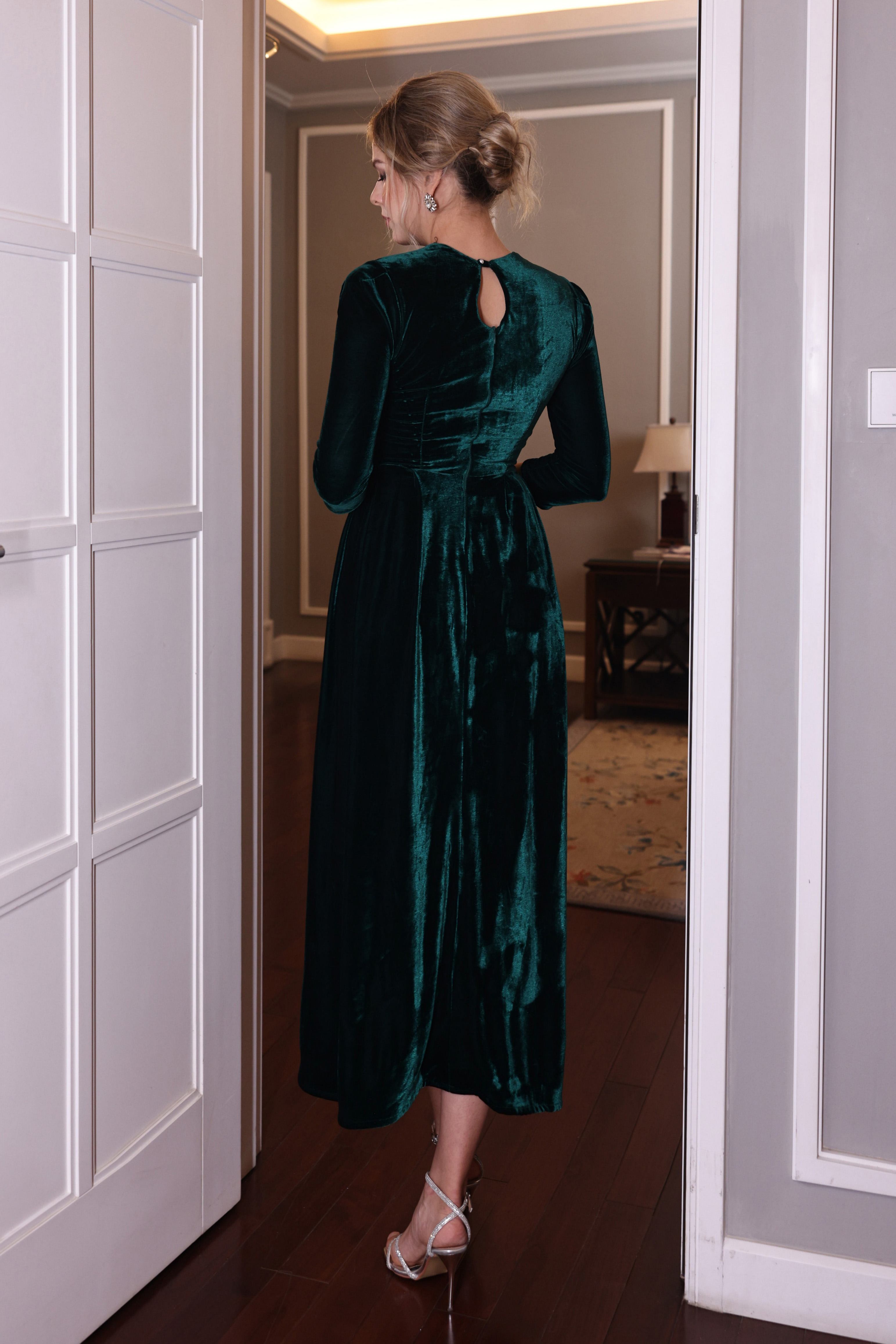 high round neck velvet dress