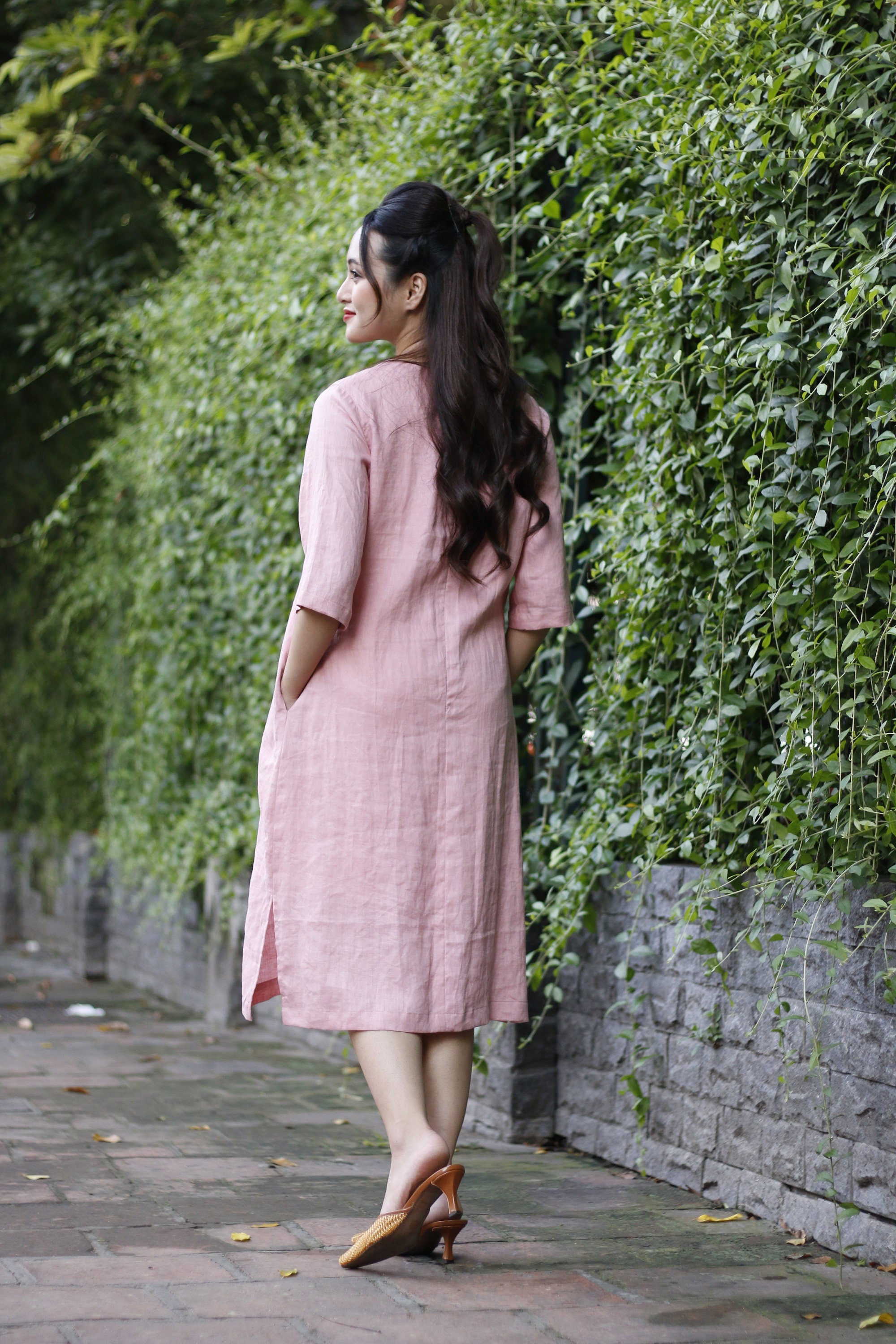 Linen shift dress with embroidery