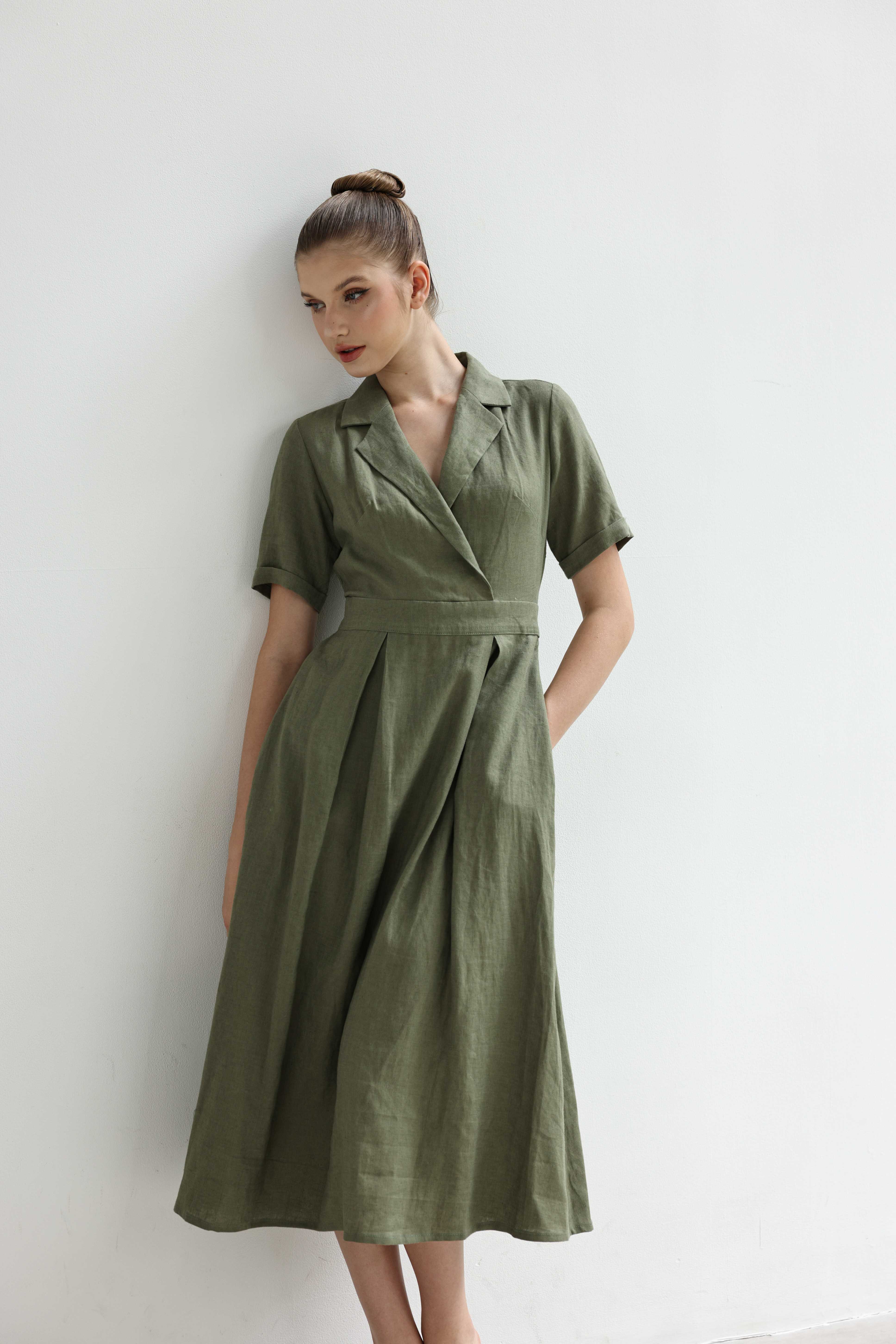 Notched collar linen dress