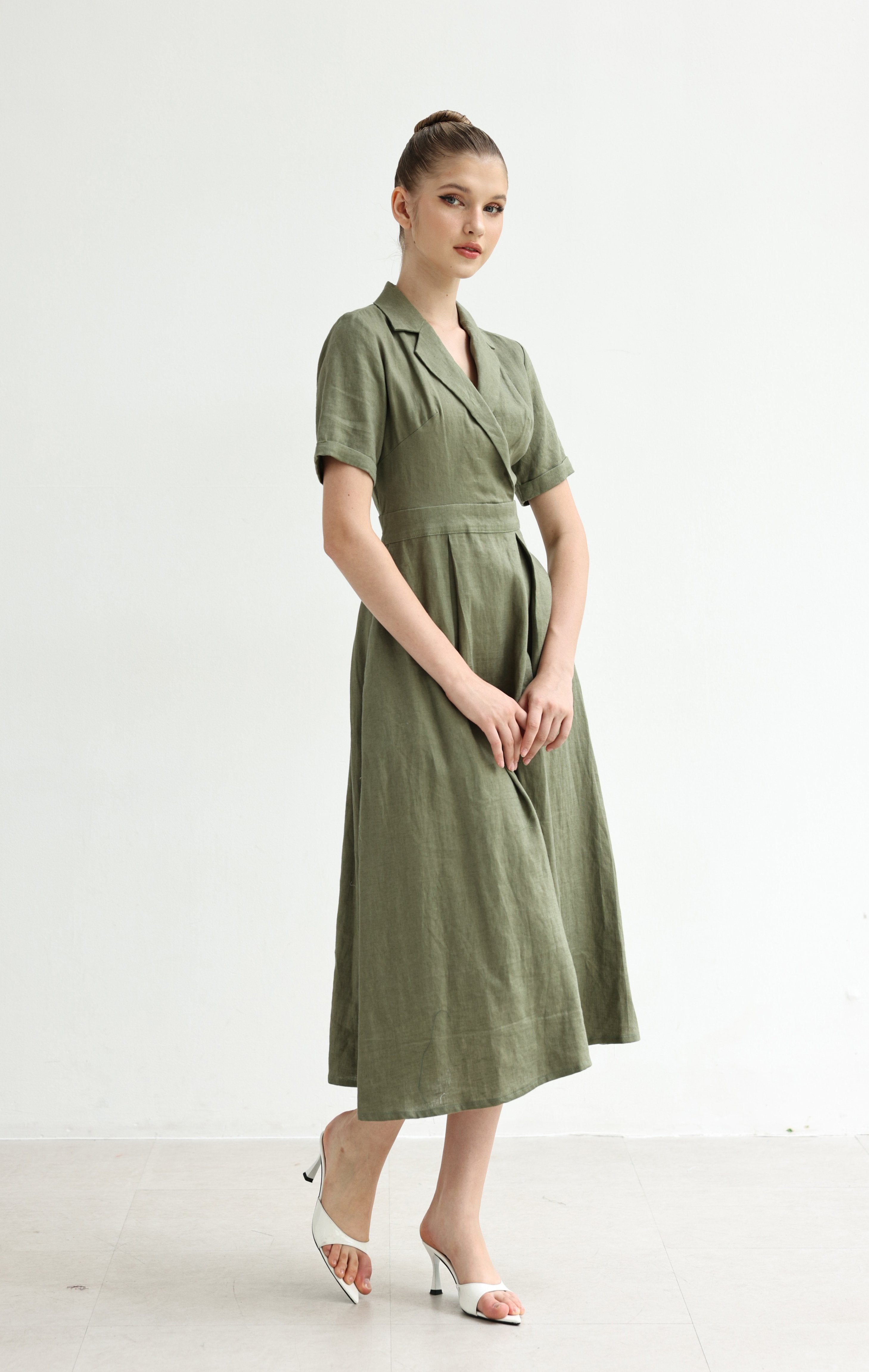 Notched collar linen dress