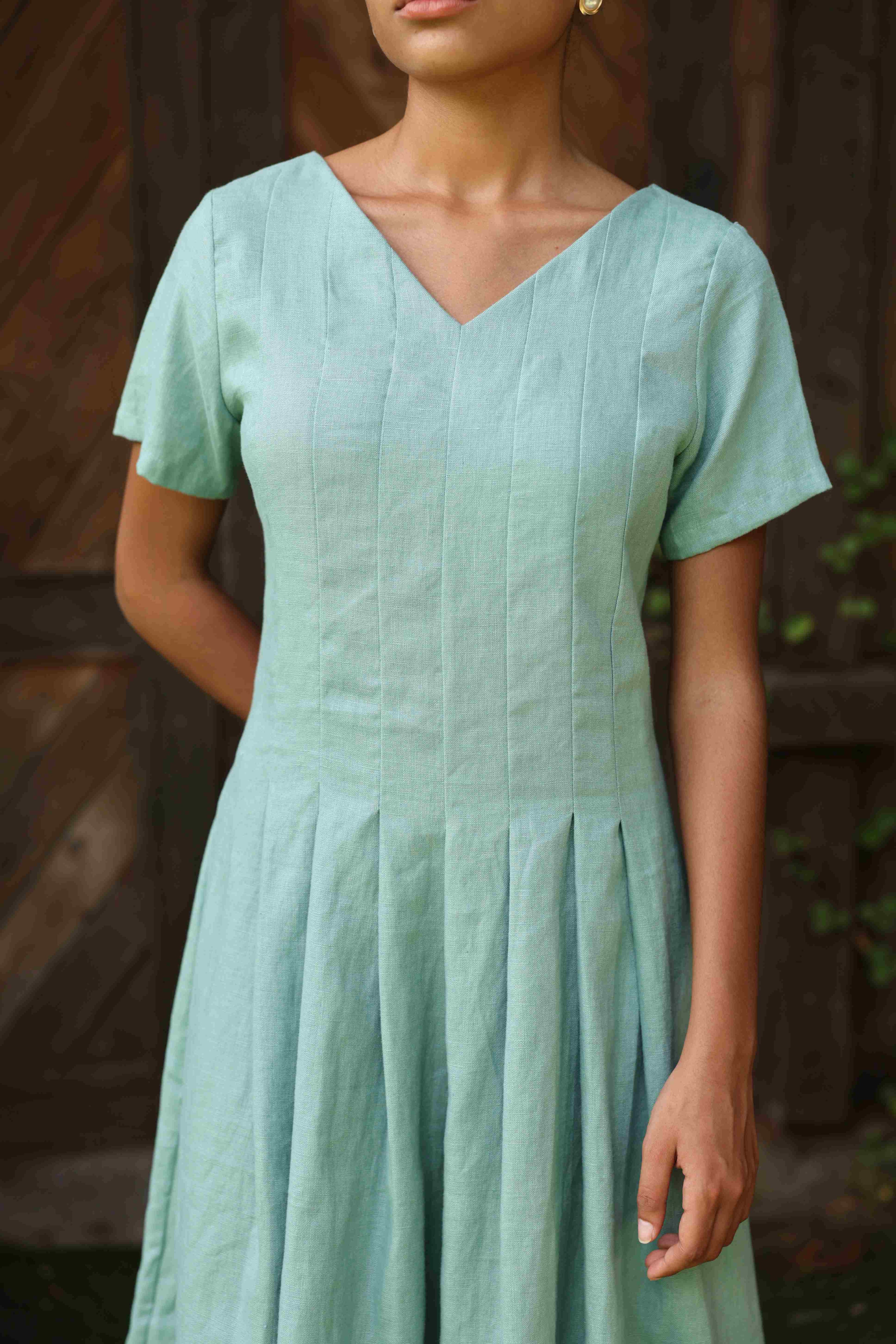 Pleated linen midi dress