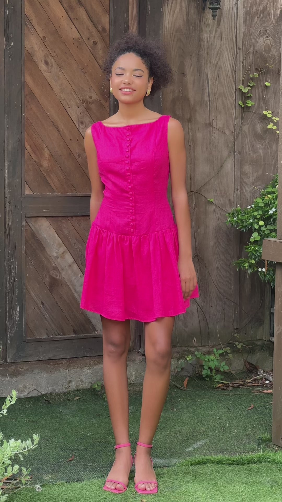 Sleeveless linen mini dress