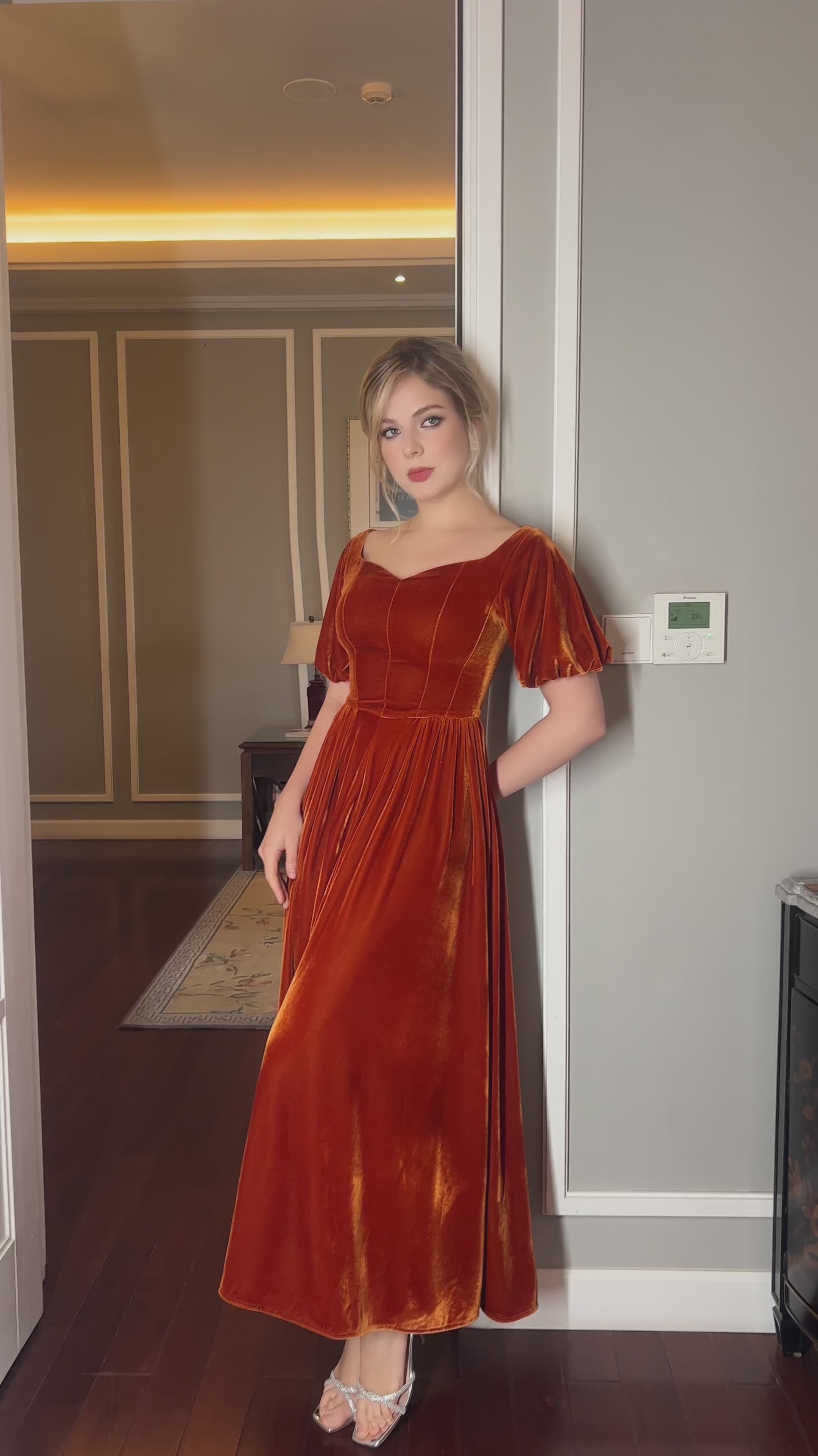 puff sleeve velvet dress