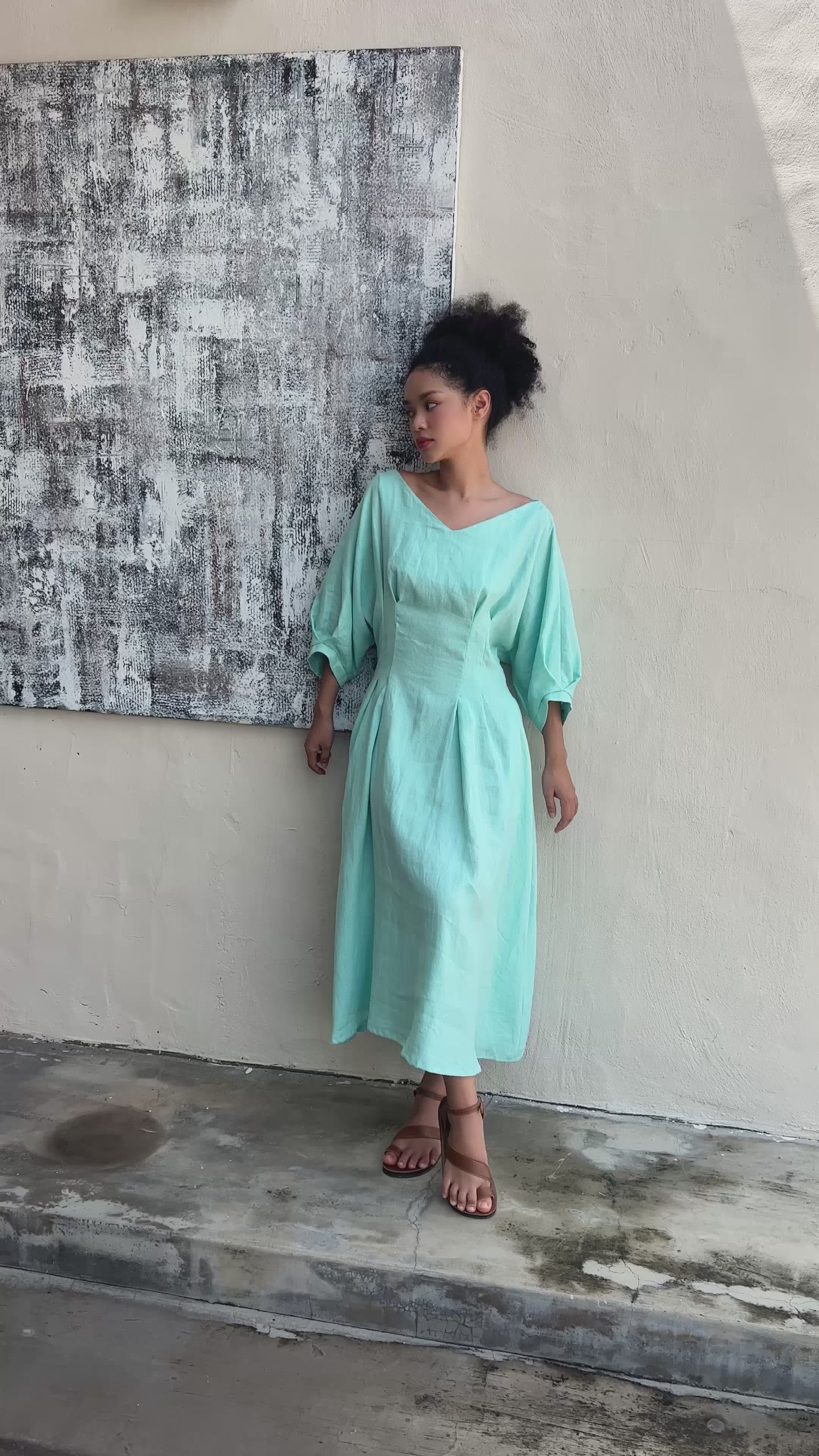 Linen dress with detachable belt
