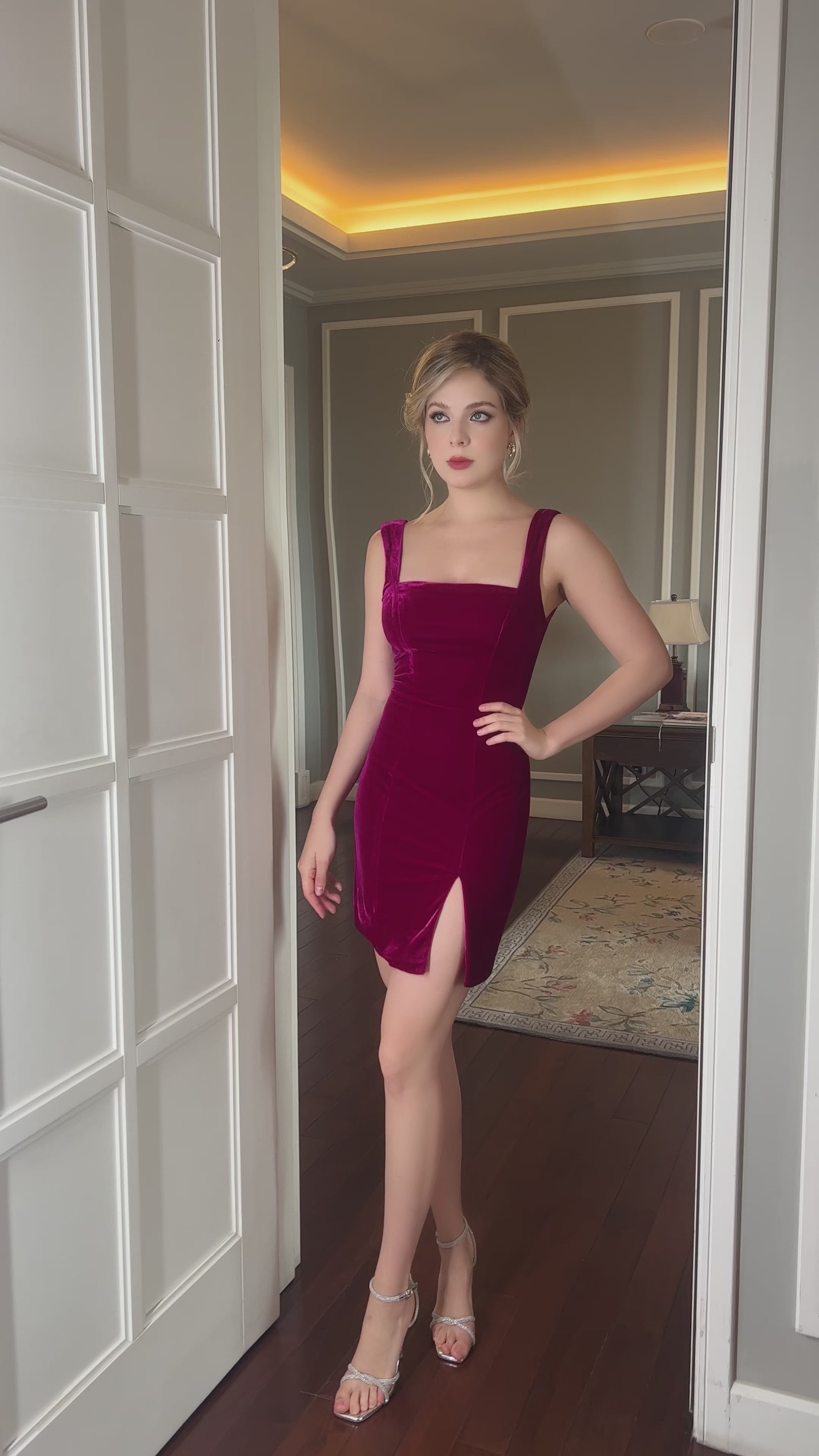 Sleeveless mini velvet dress