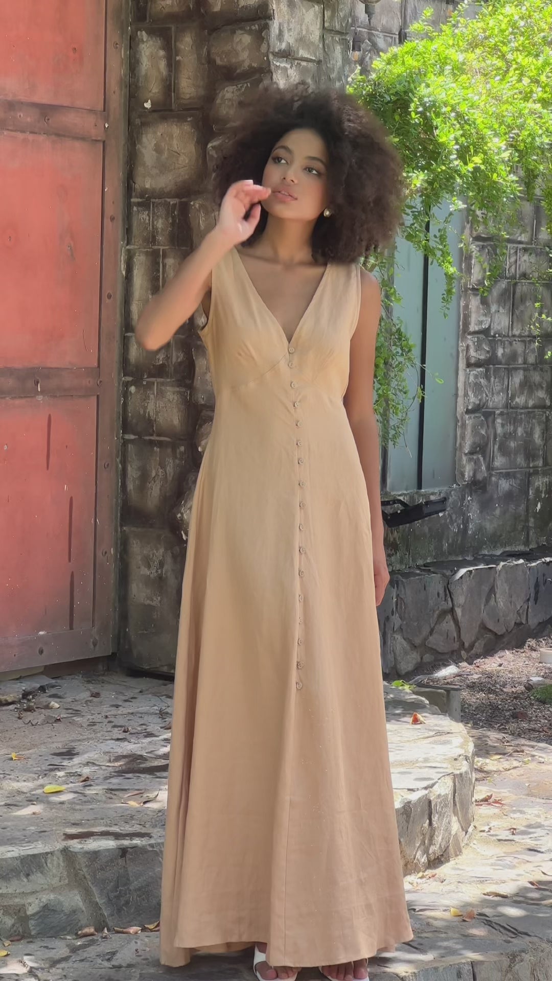 Sleeveless V-neck linen maxi dress