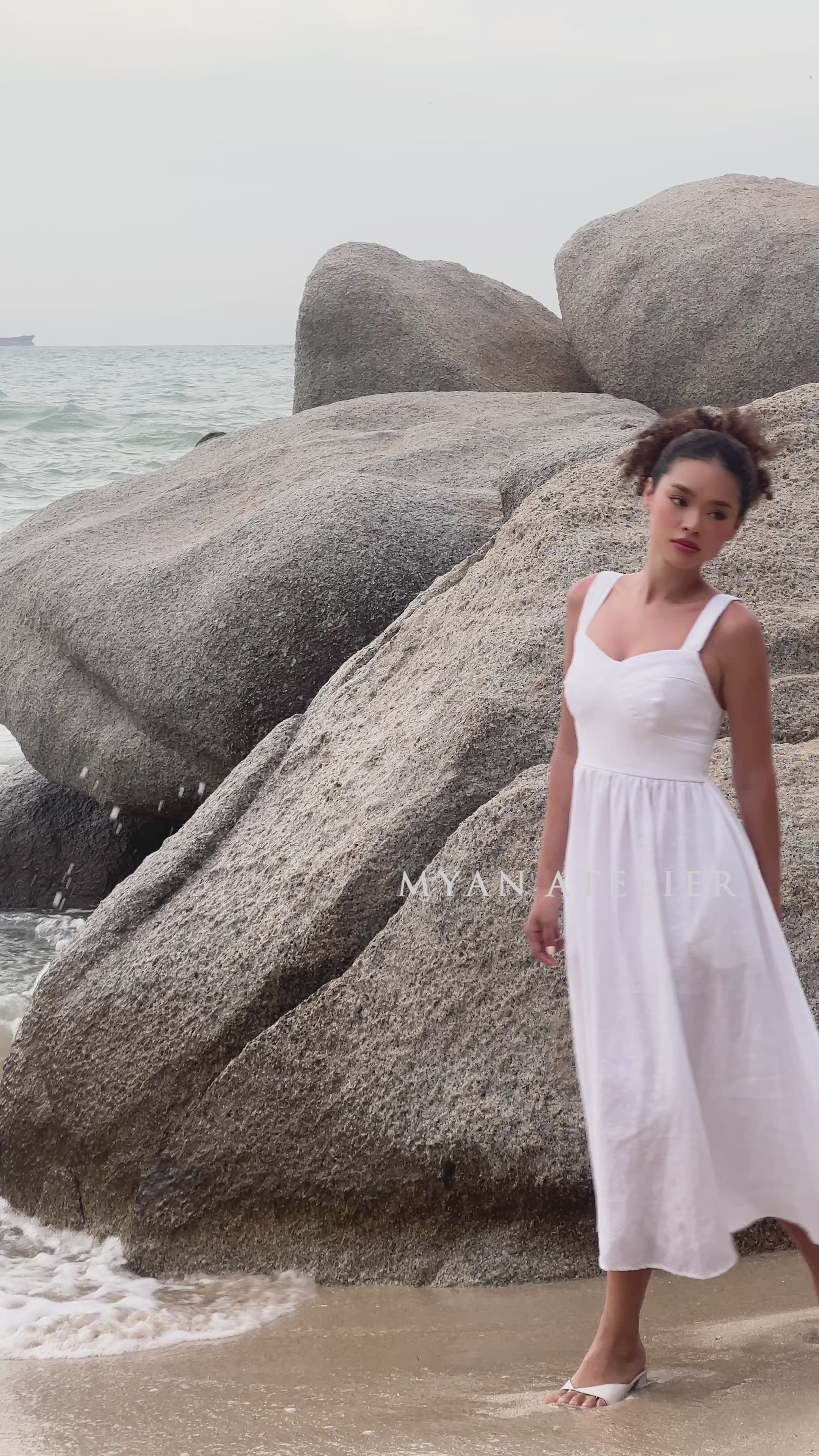 Sweetheart neckline linen dress