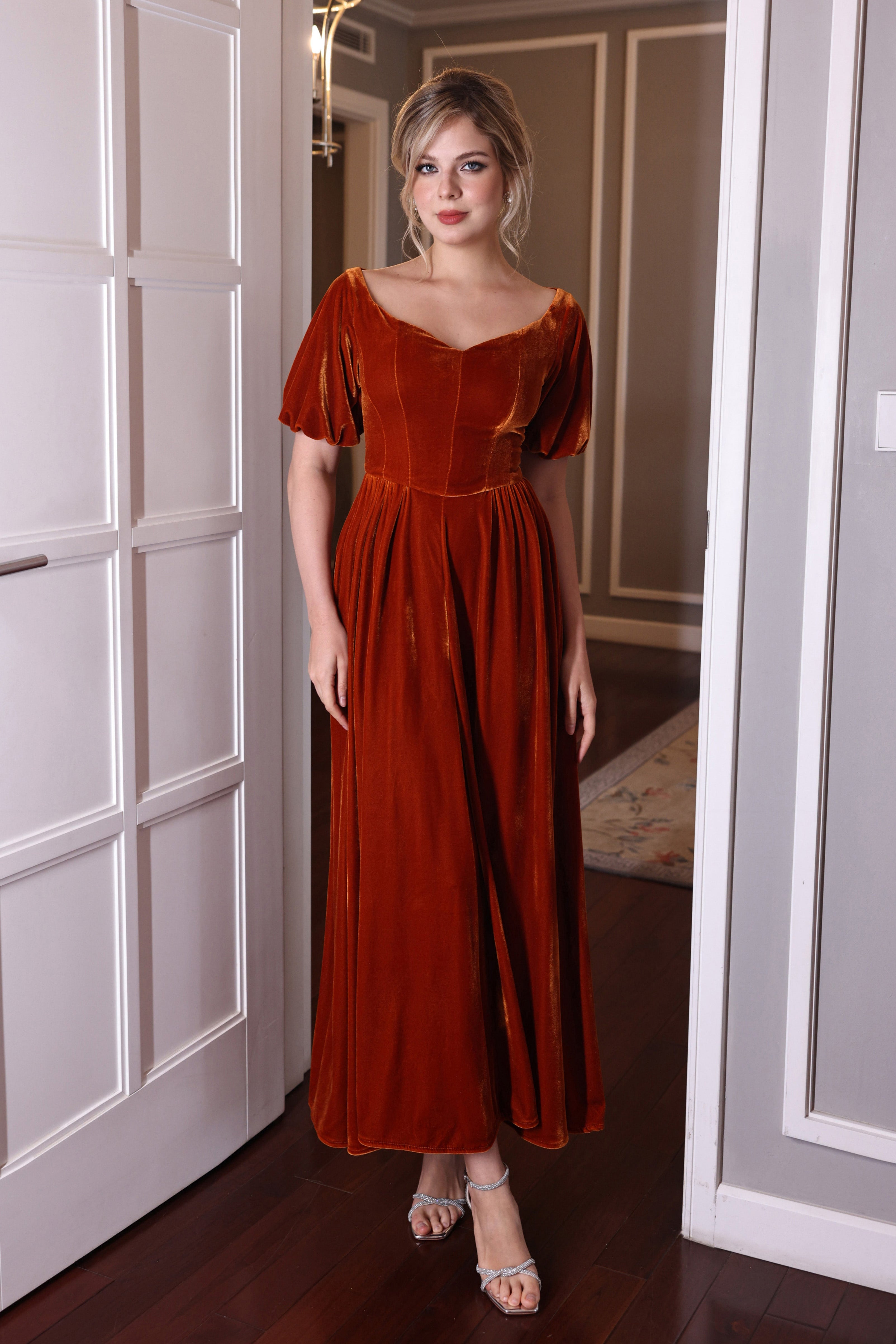 puff sleeve velvet dress