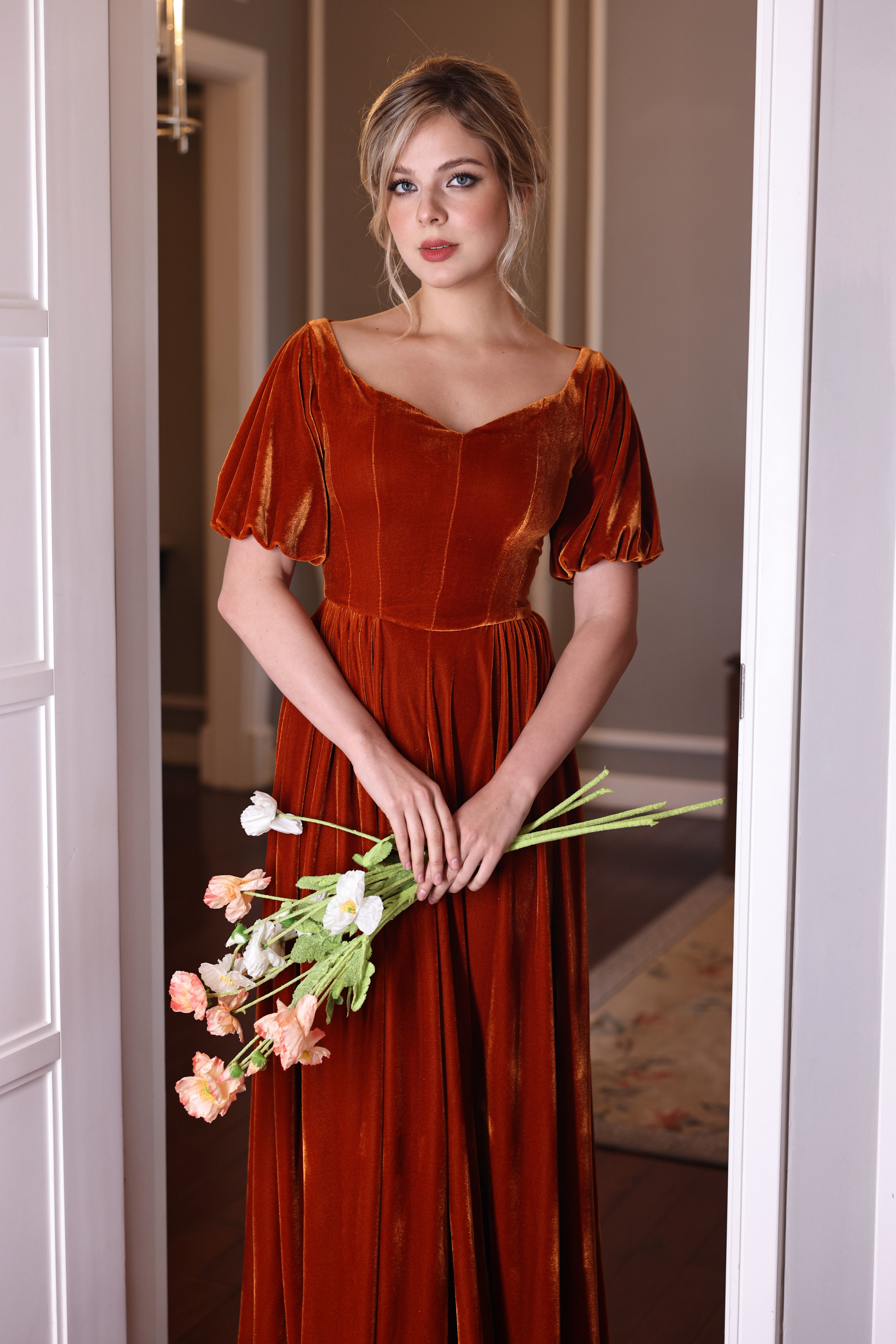 Puff sleeve velvet dress SURI – MYAN ATELIER