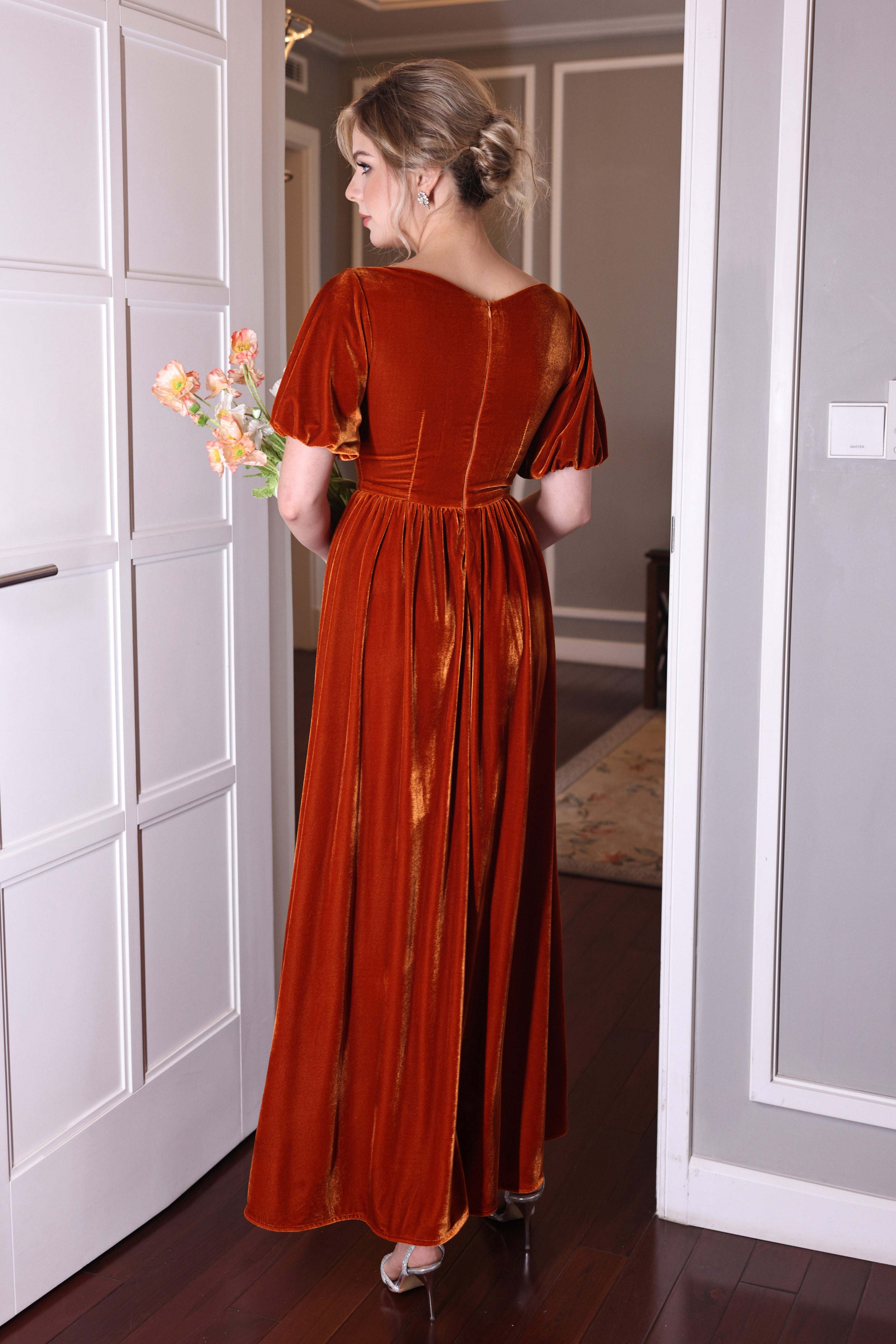 puff sleeve velvet dress