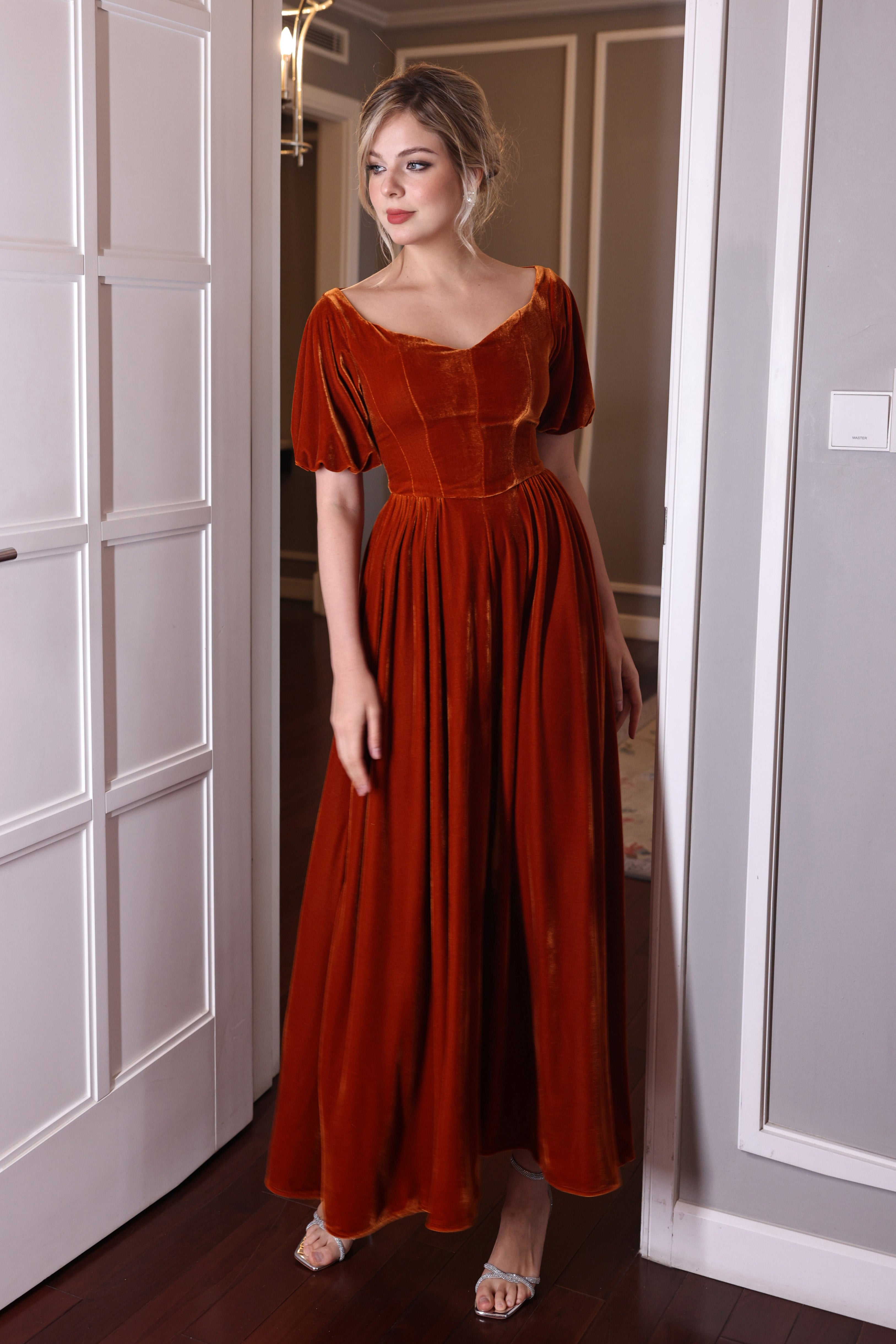 puff sleeve velvet dress