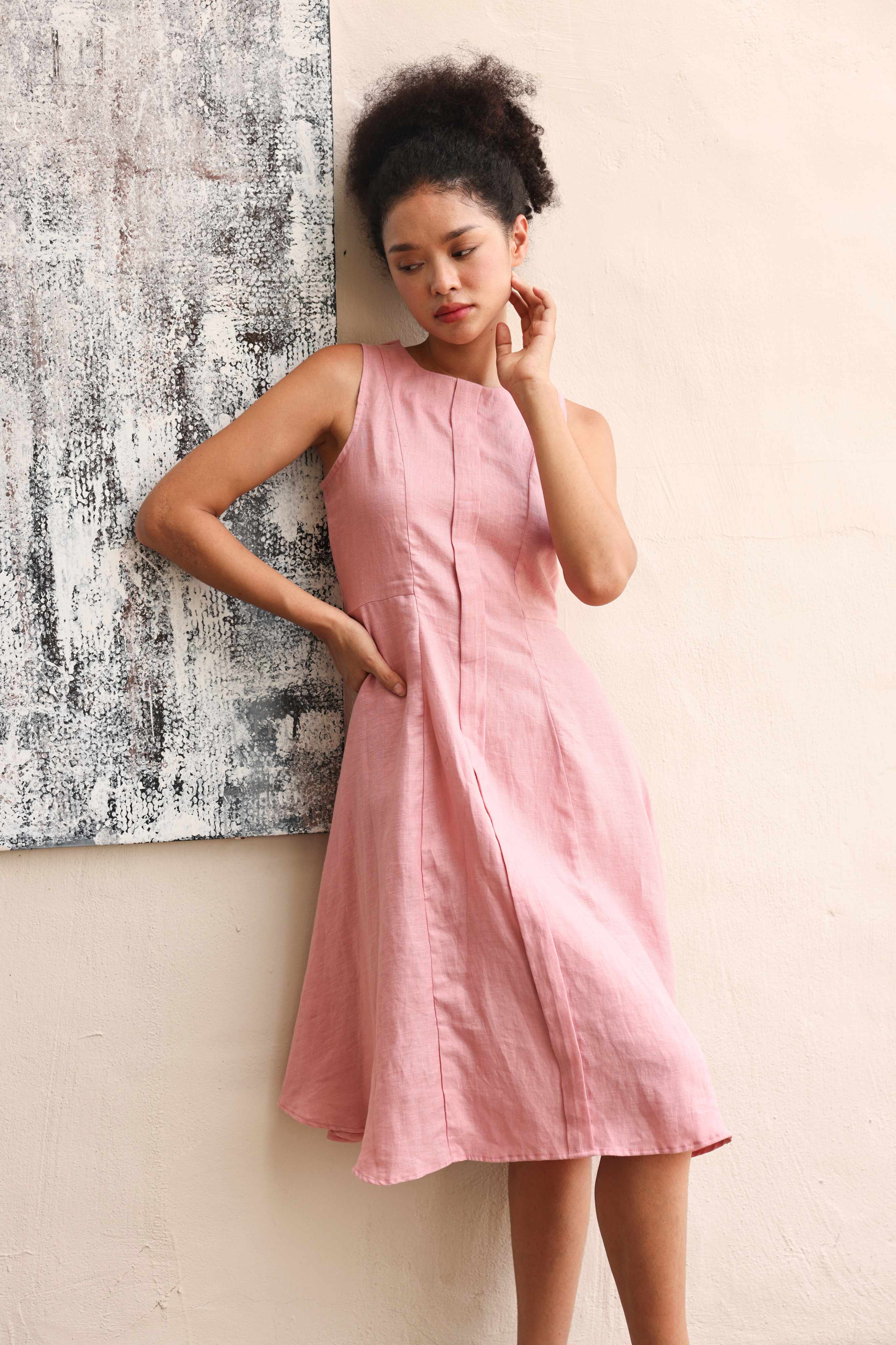 Round neck linen dress