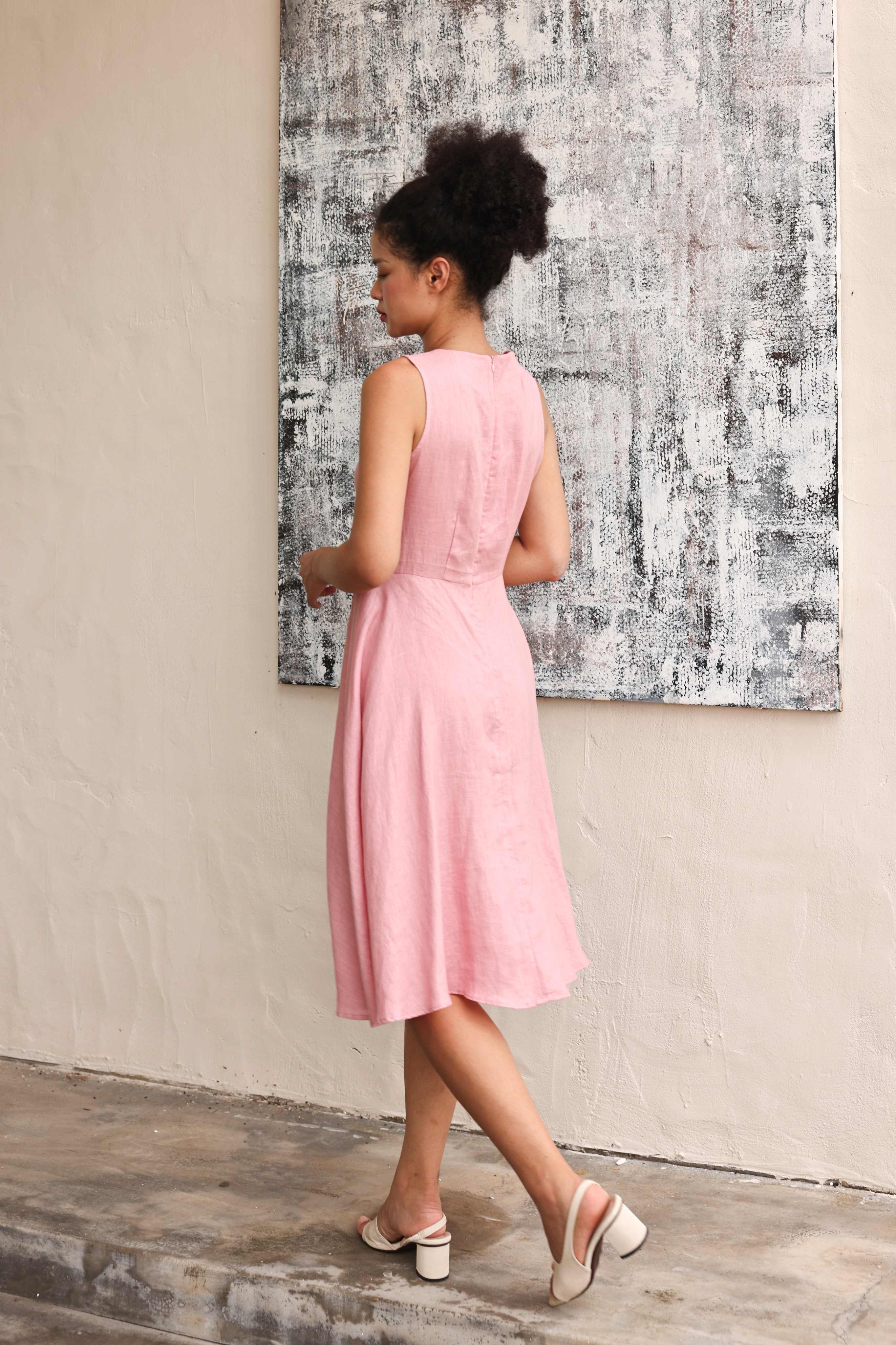 Round neck linen dress