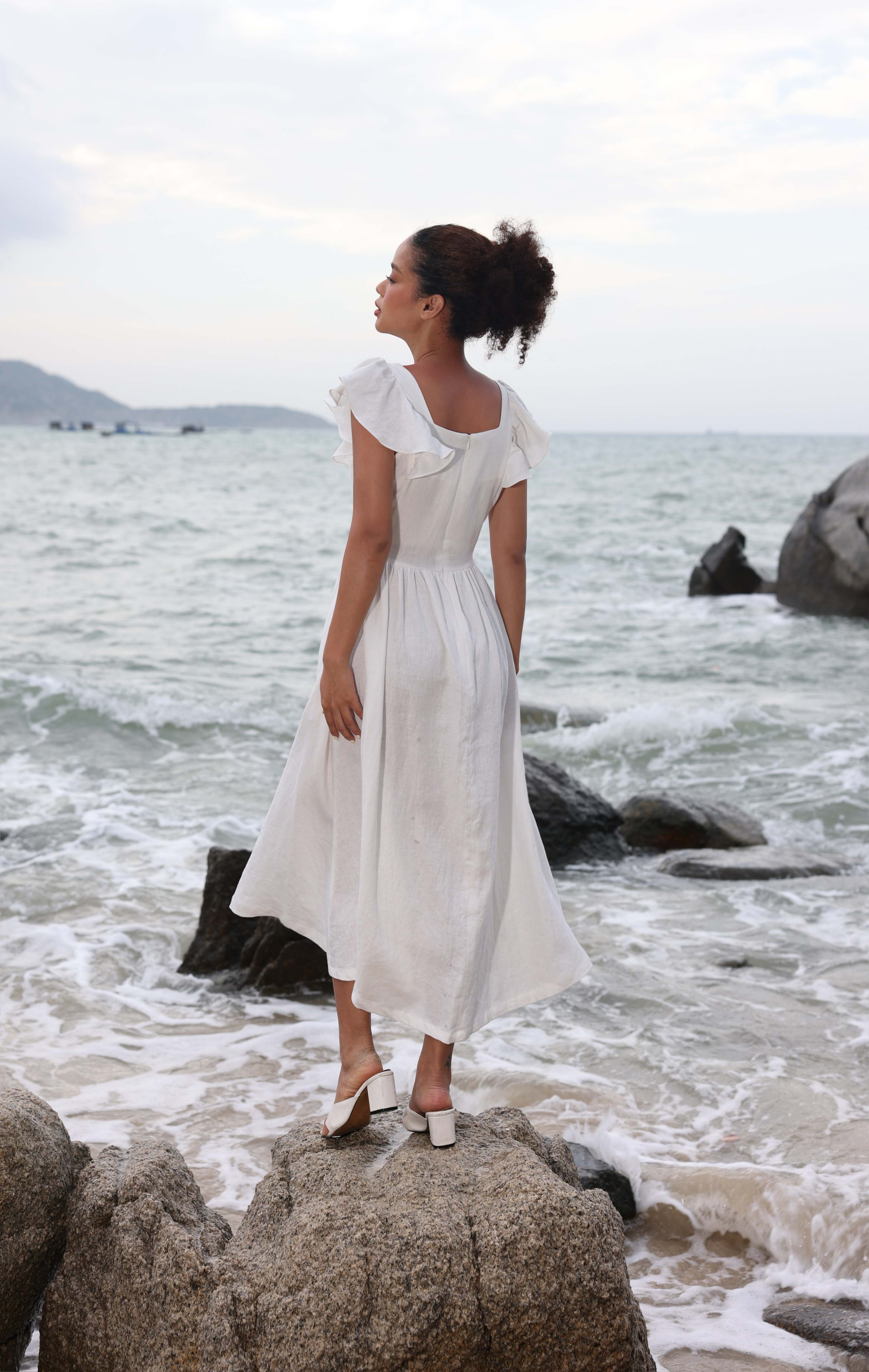 Ruffle sleeve linen dress