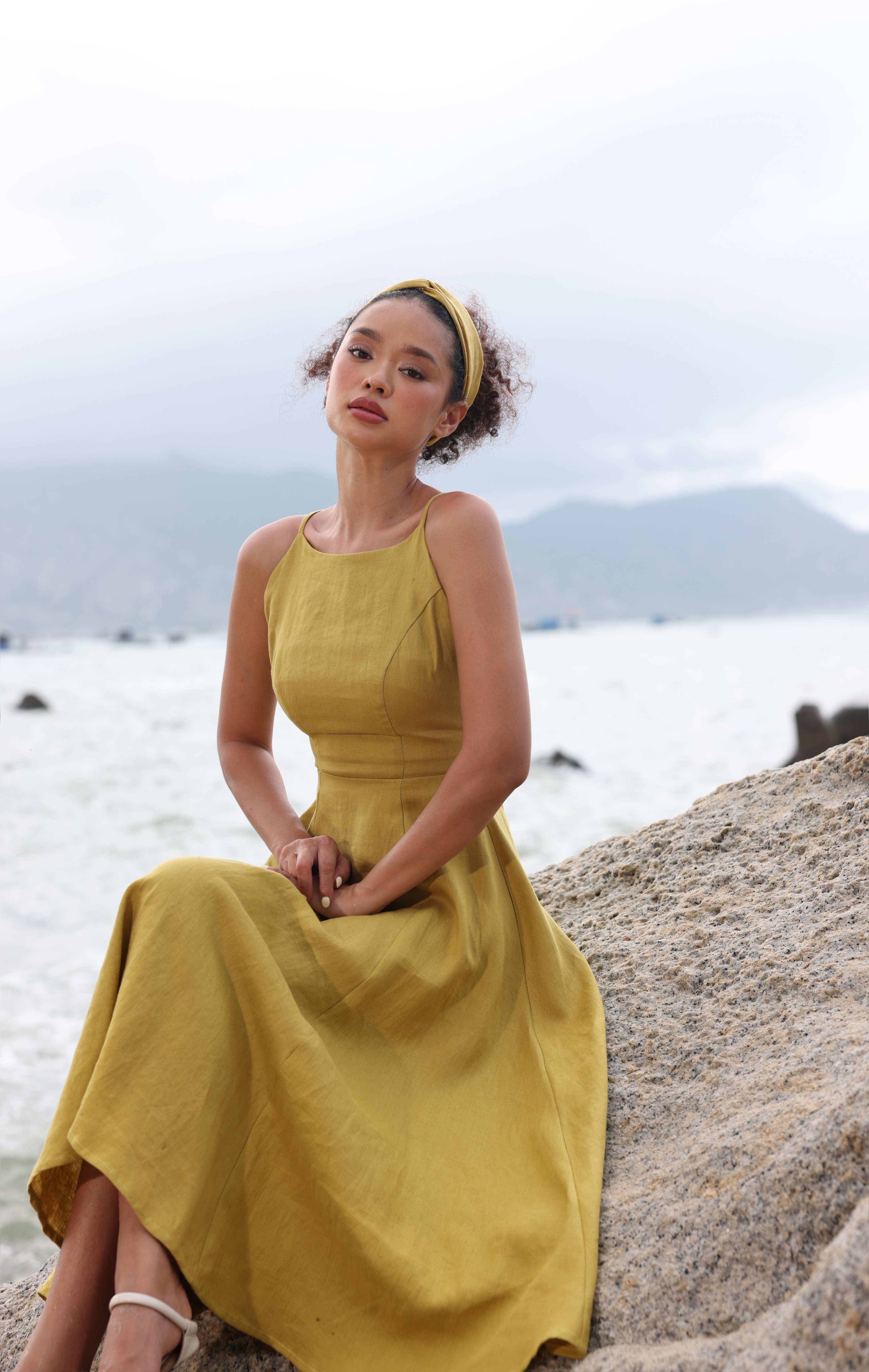 Sleeveless flared linen dress