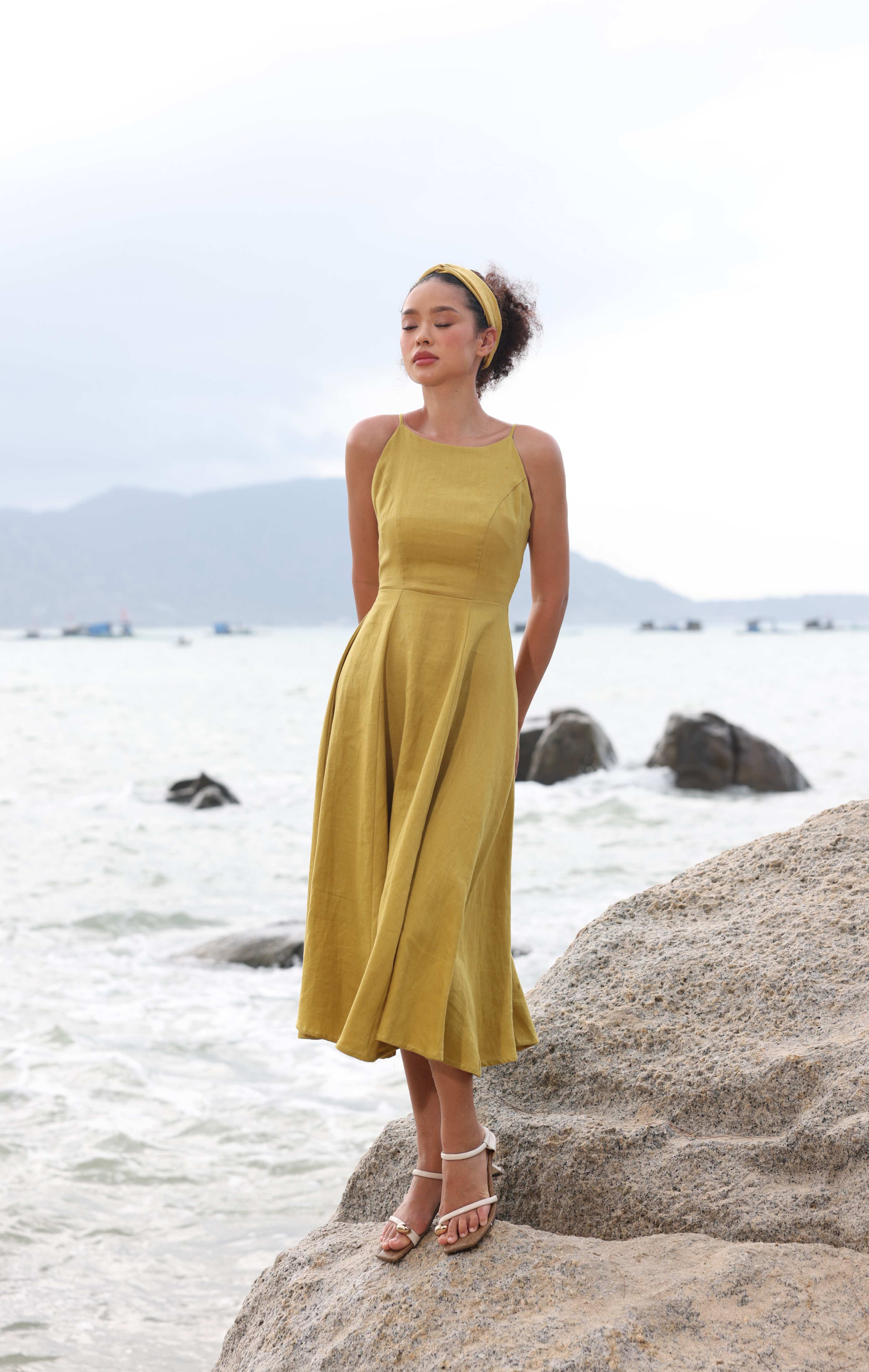 Sleeveless flared linen dress