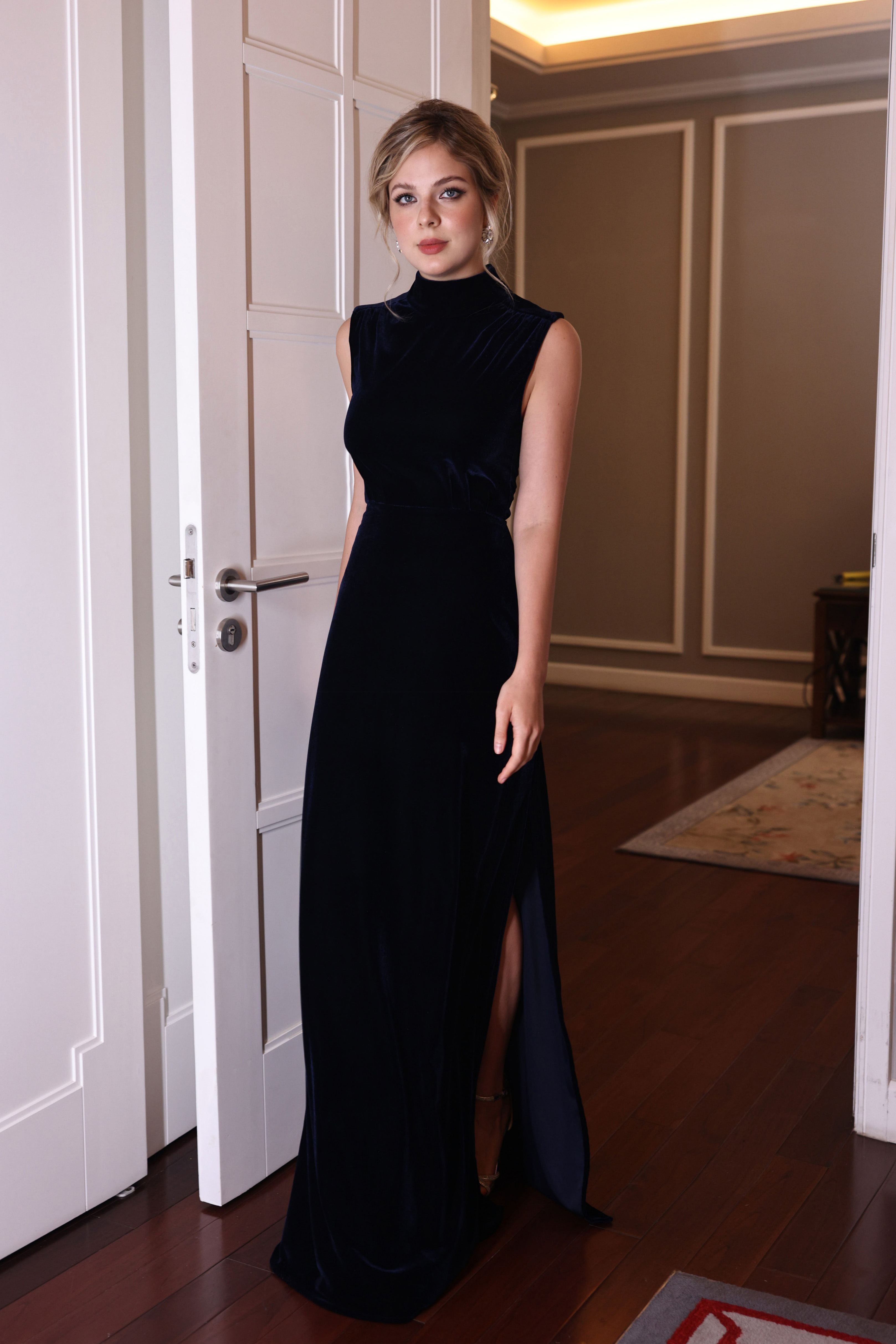 sleeveless high neck velvet dress