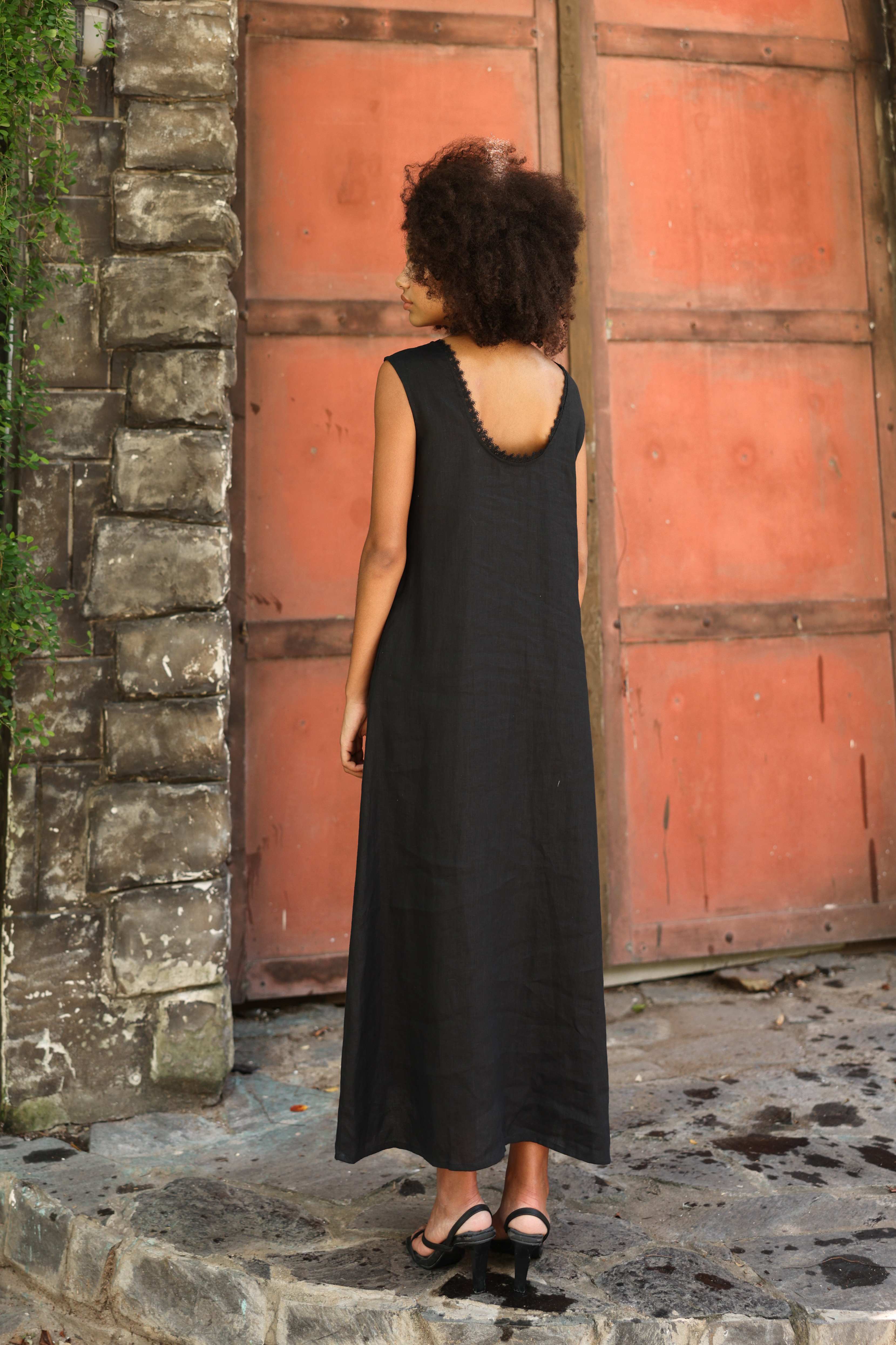 Sleeveless linen maxi dress