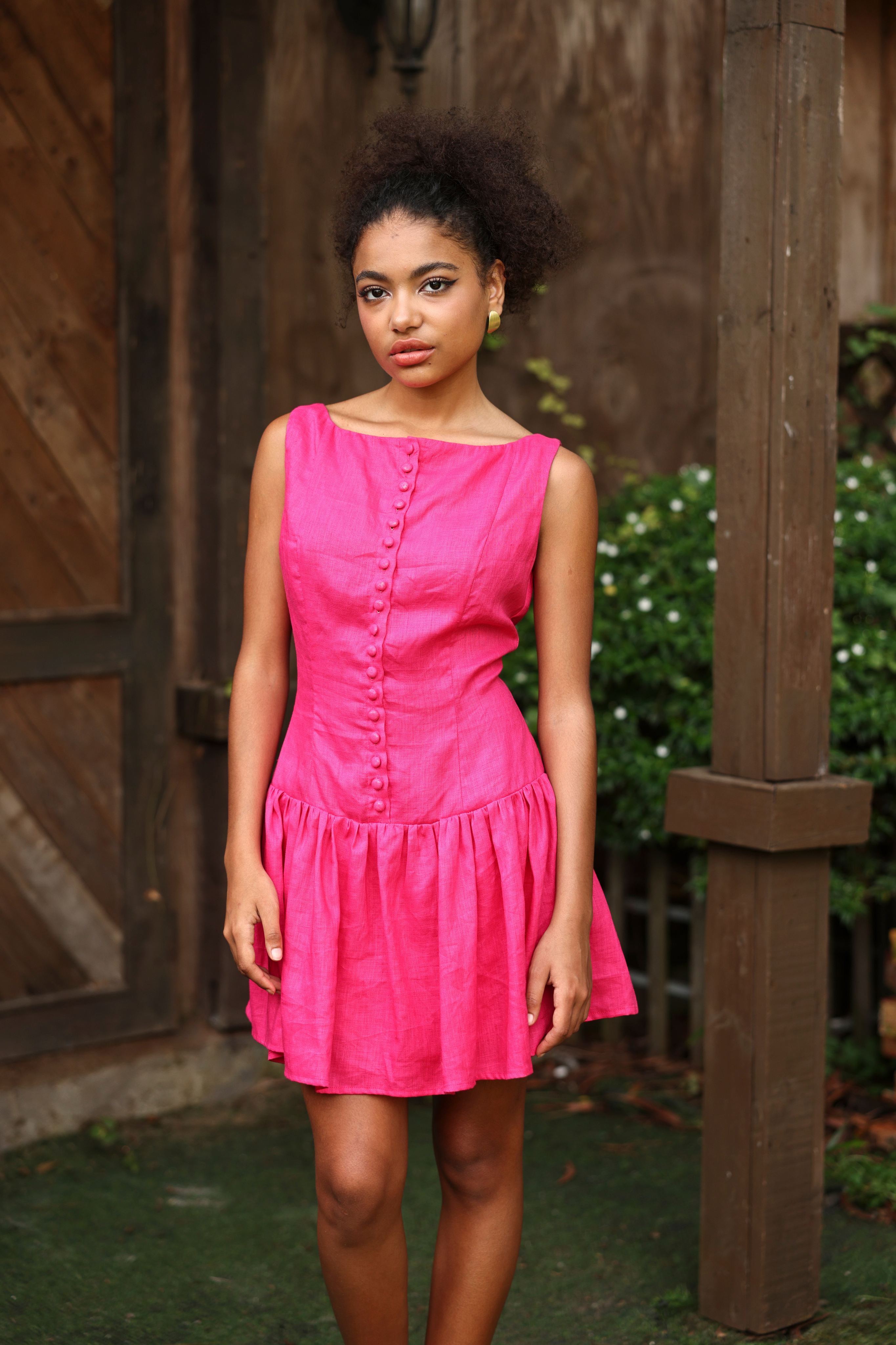 Sleeveless linen mini dress