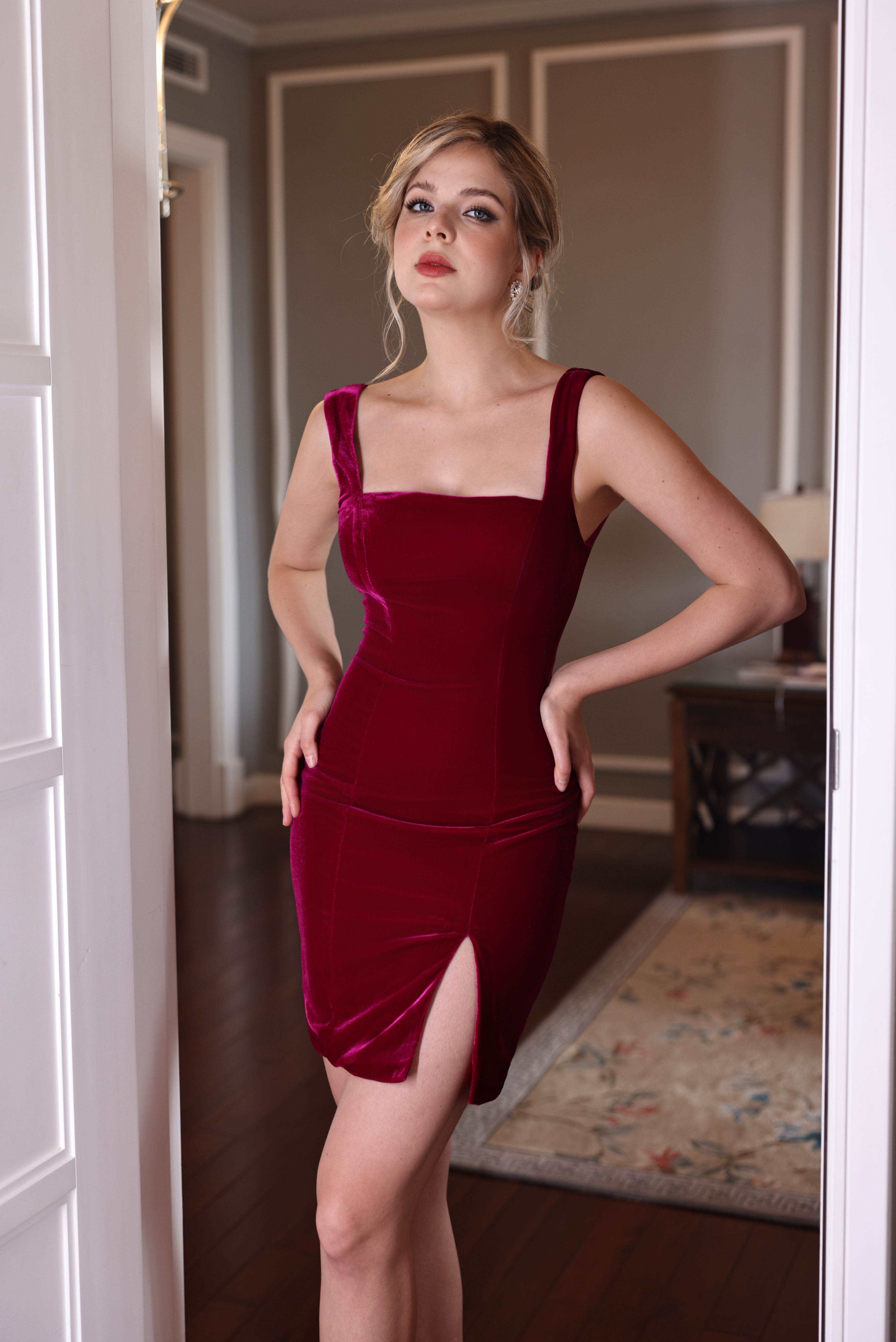 Sleeveless mini velvet dress