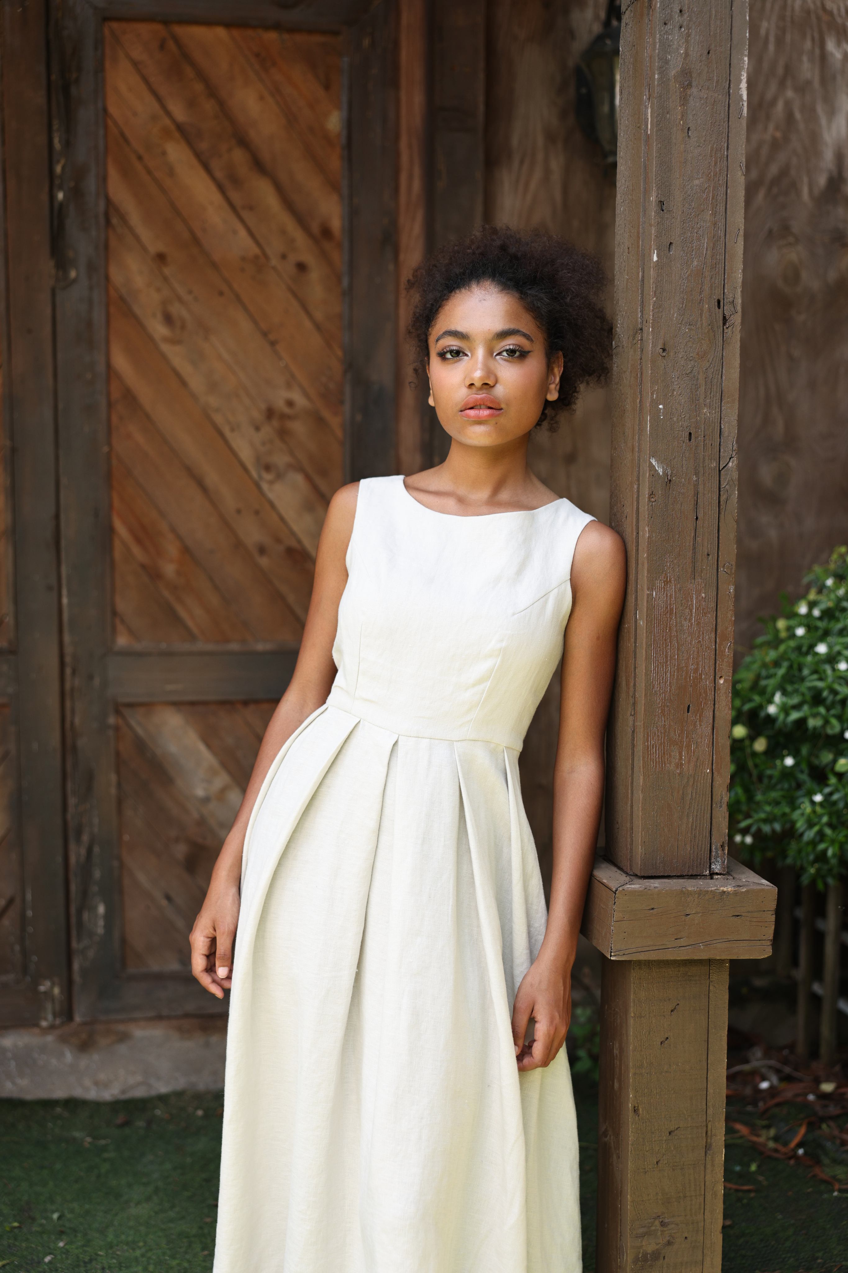 Sleeveless pleated linen summer dress