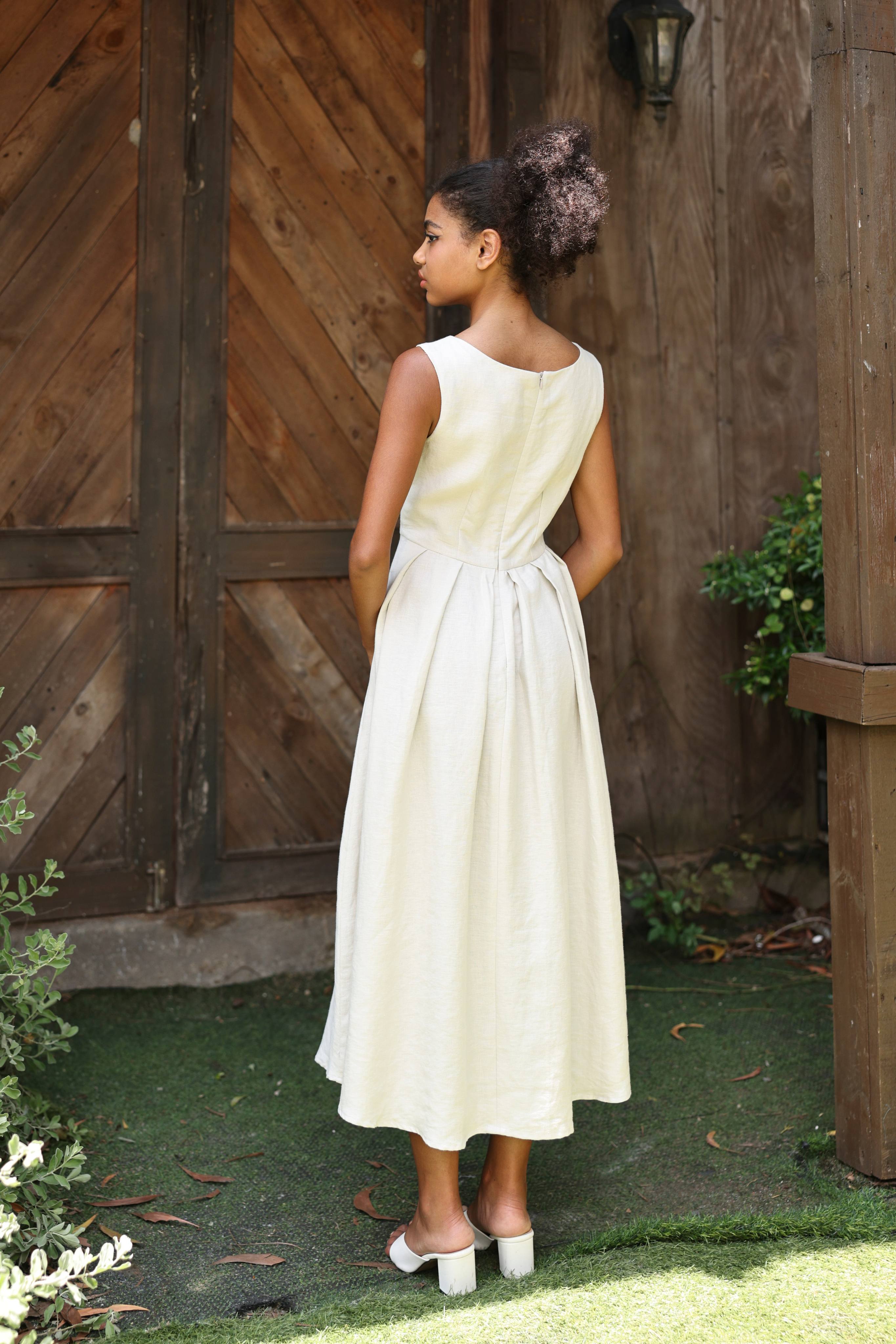 Sleeveless pleated linen summer dress