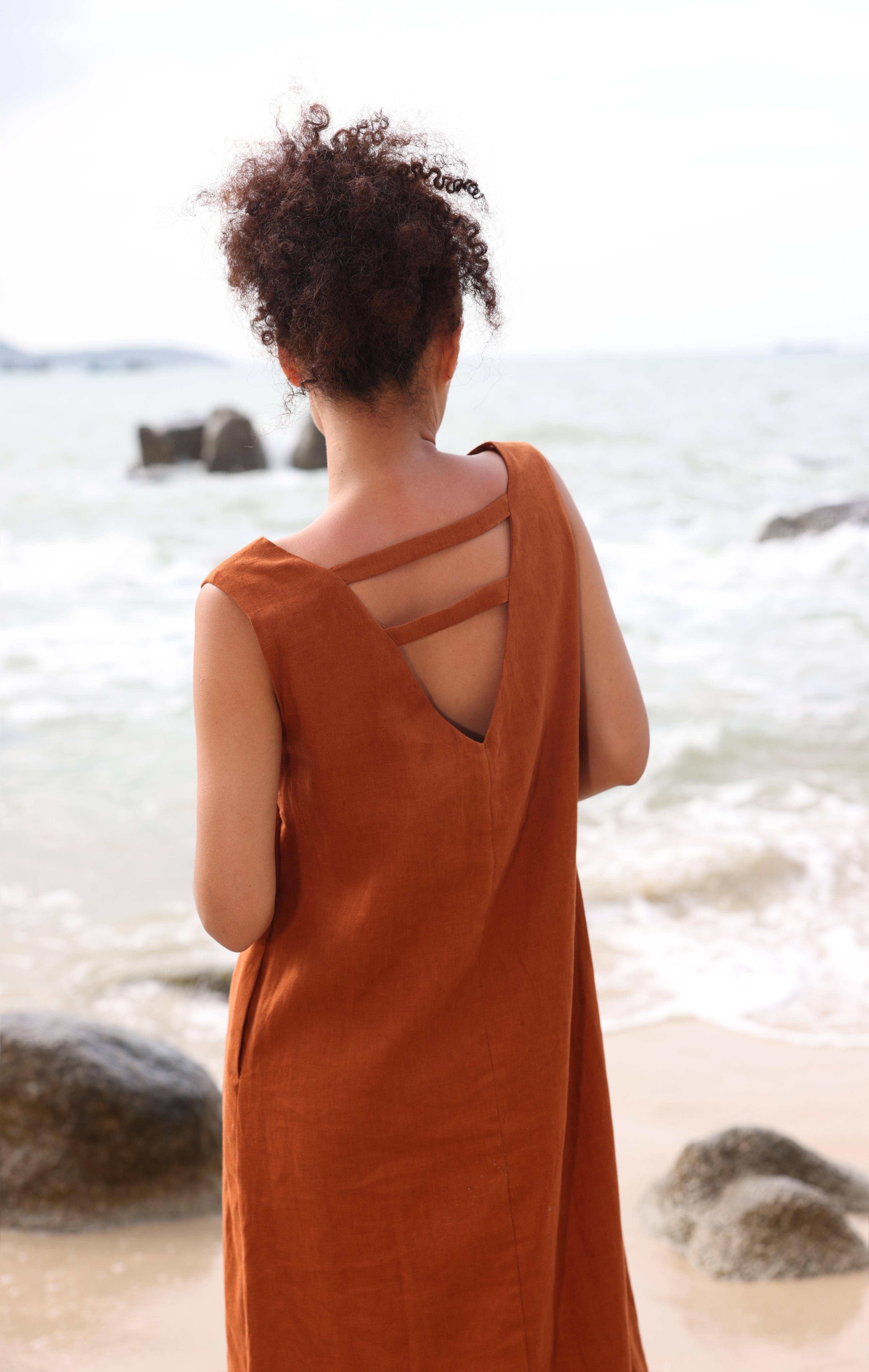 Sleeveless straight linen dress