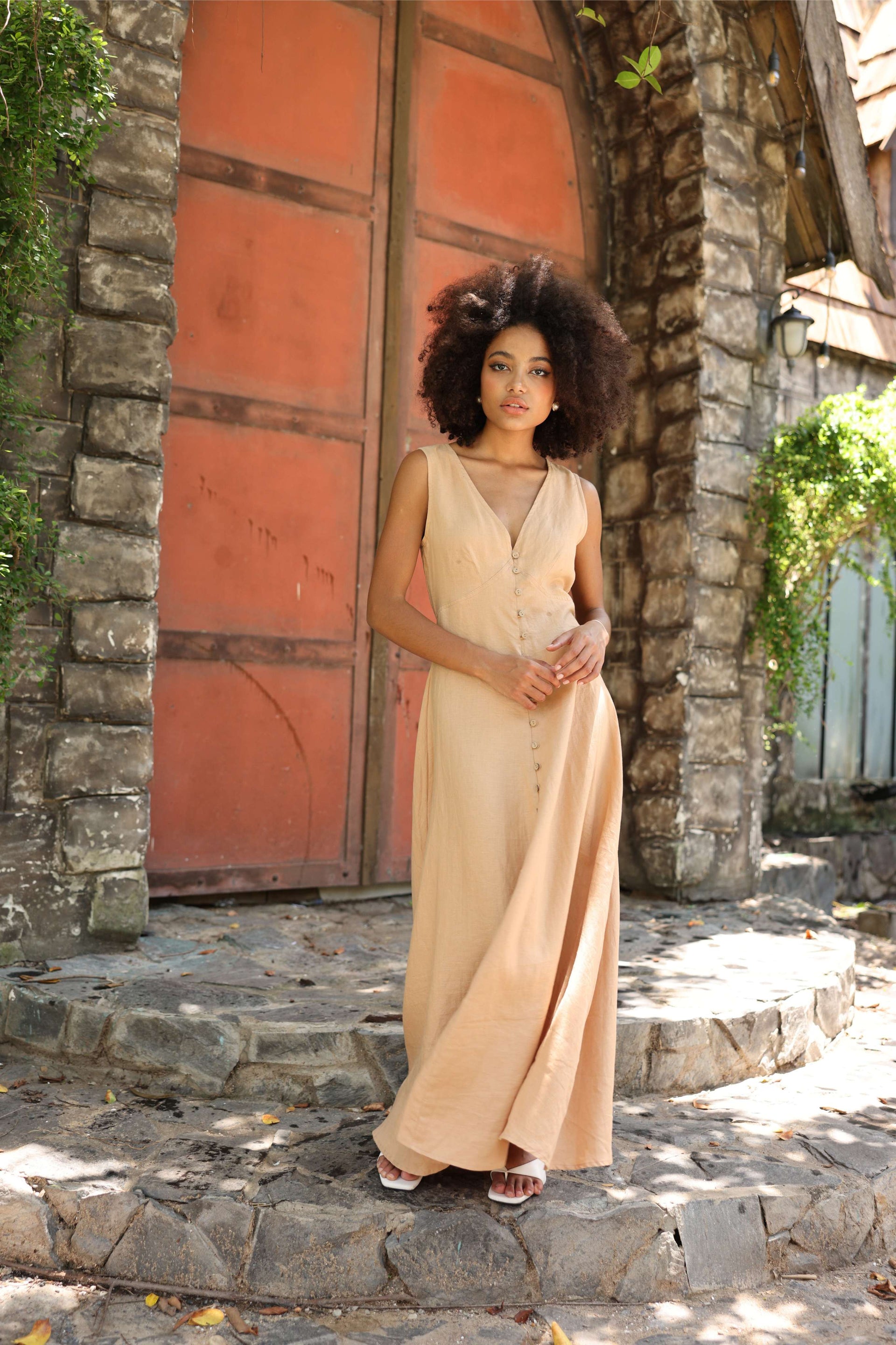 Sleeveless V-neck linen maxi dress CANNES – MYAN ATELIER