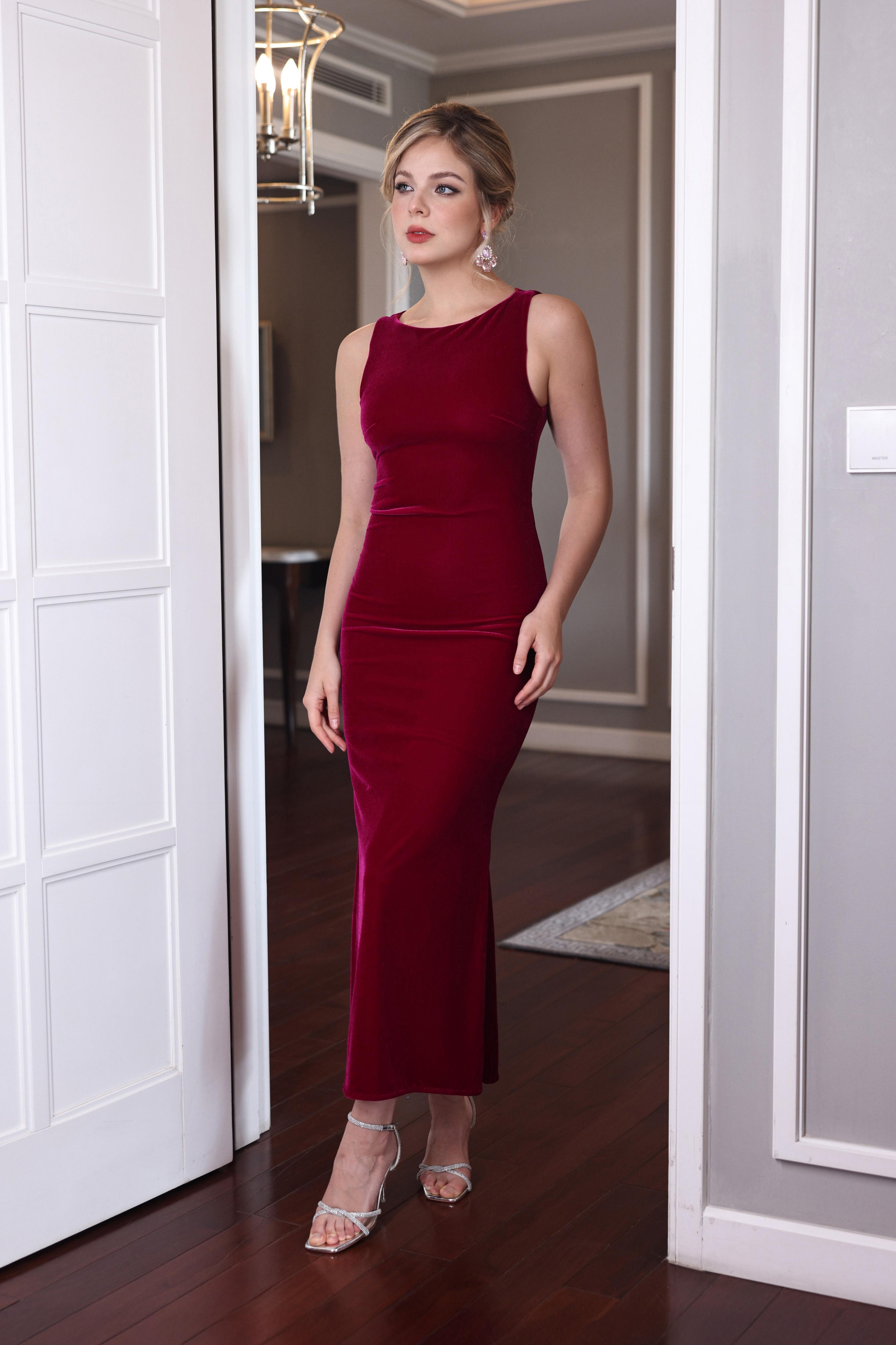 Sleeveless velvet dress