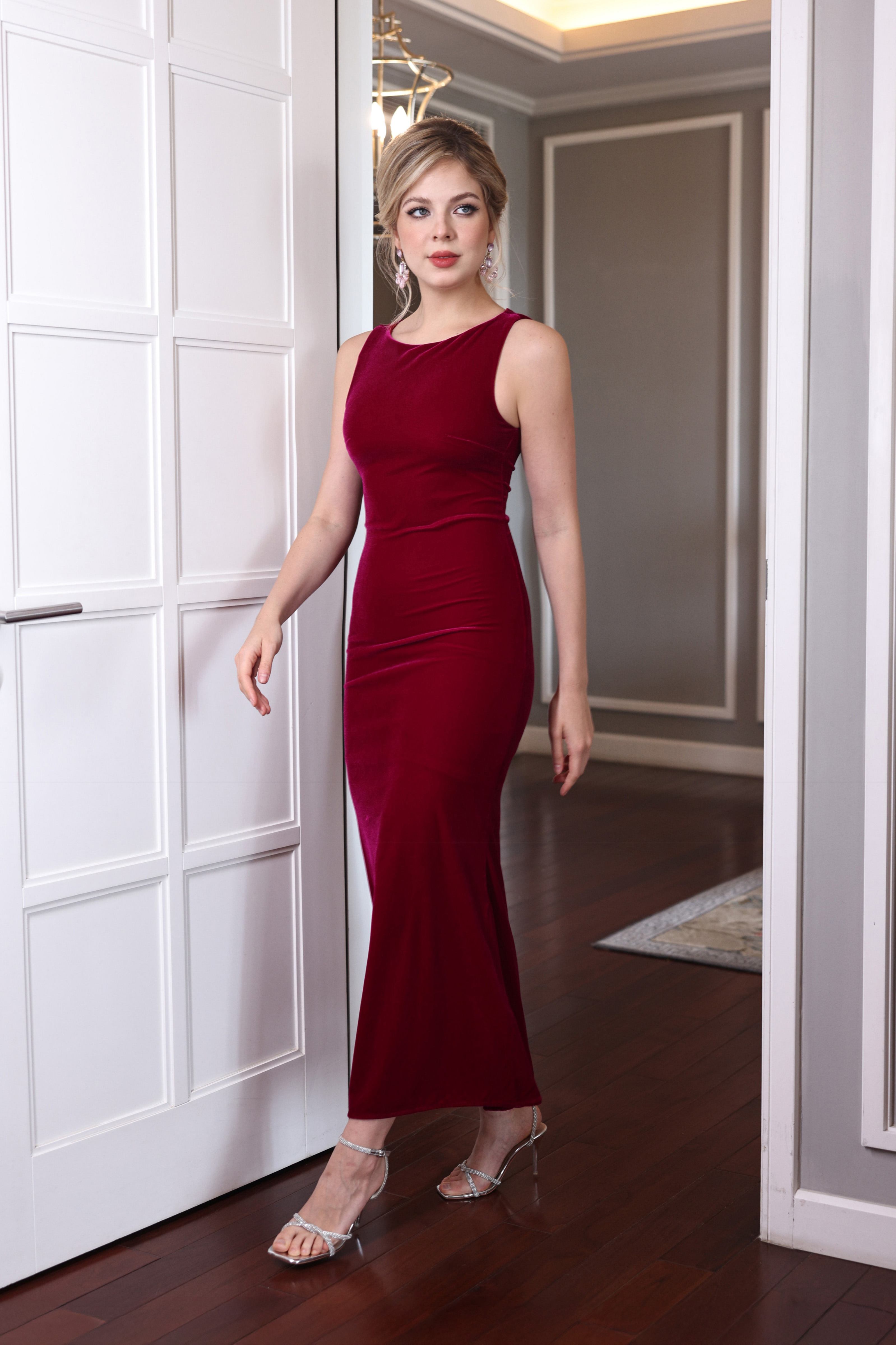 Sleeveless velvet dress