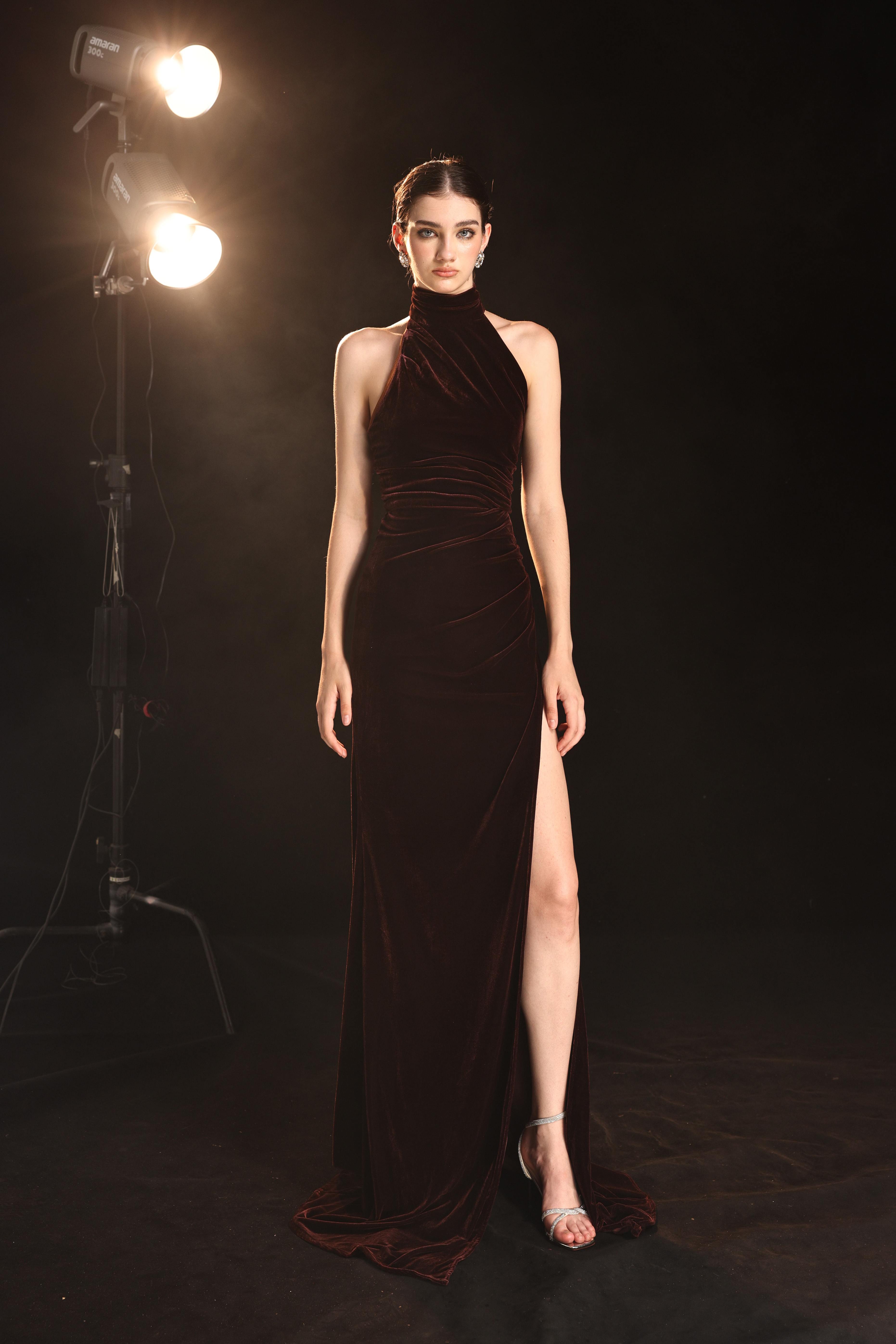 Sleeveless velvet evening dress