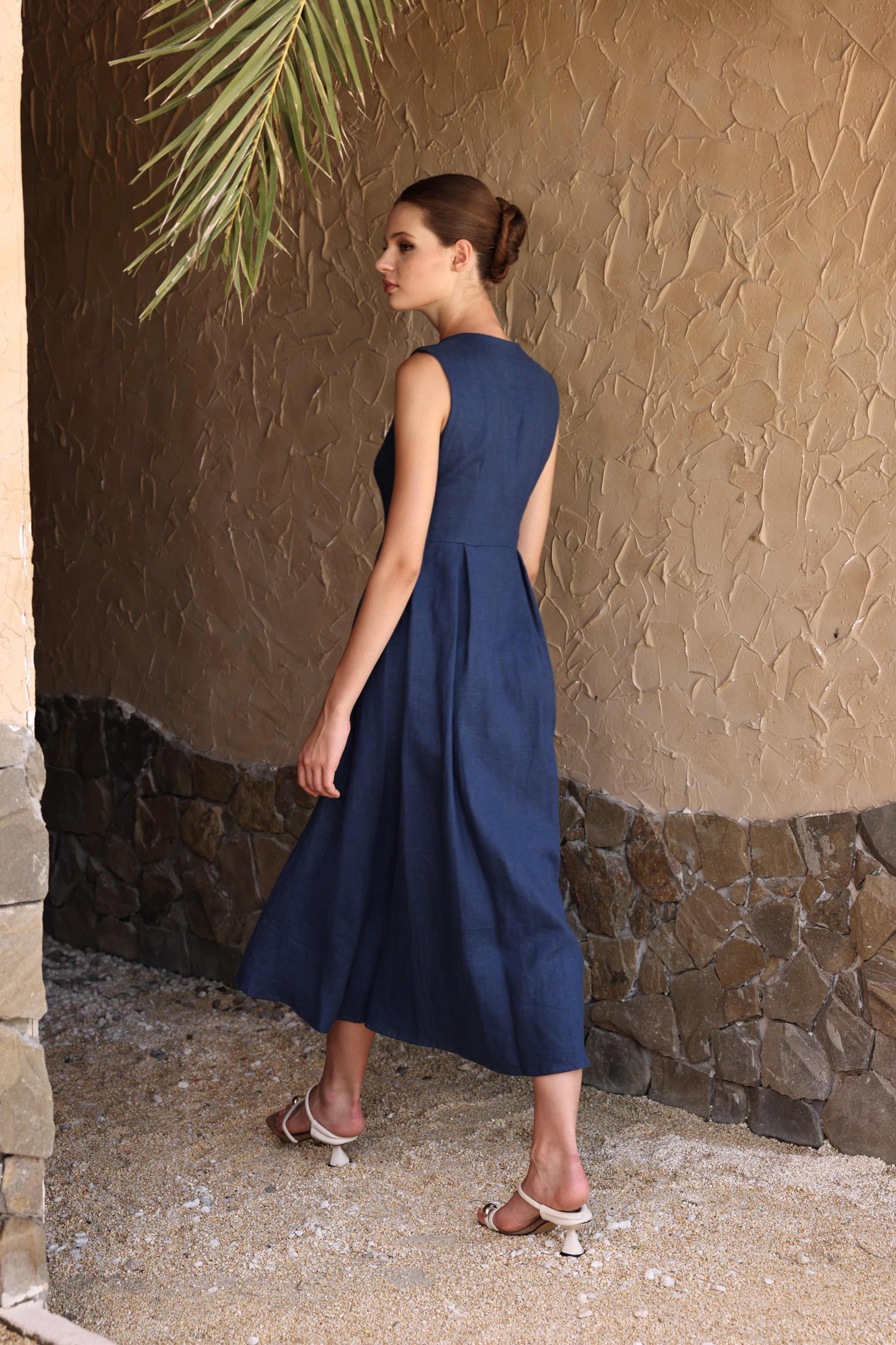 Split neckline linen dress