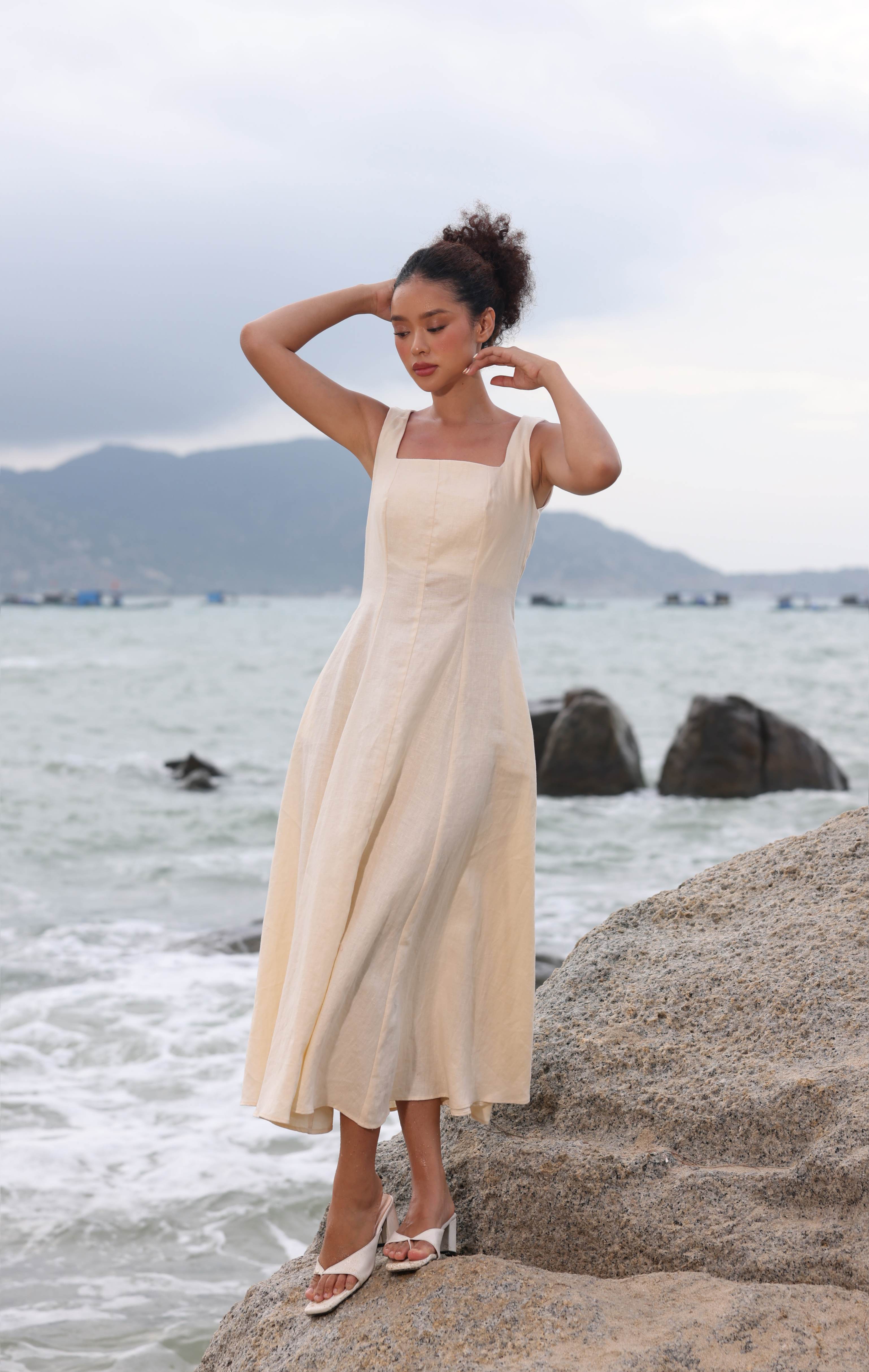 Square strap linen midi dress