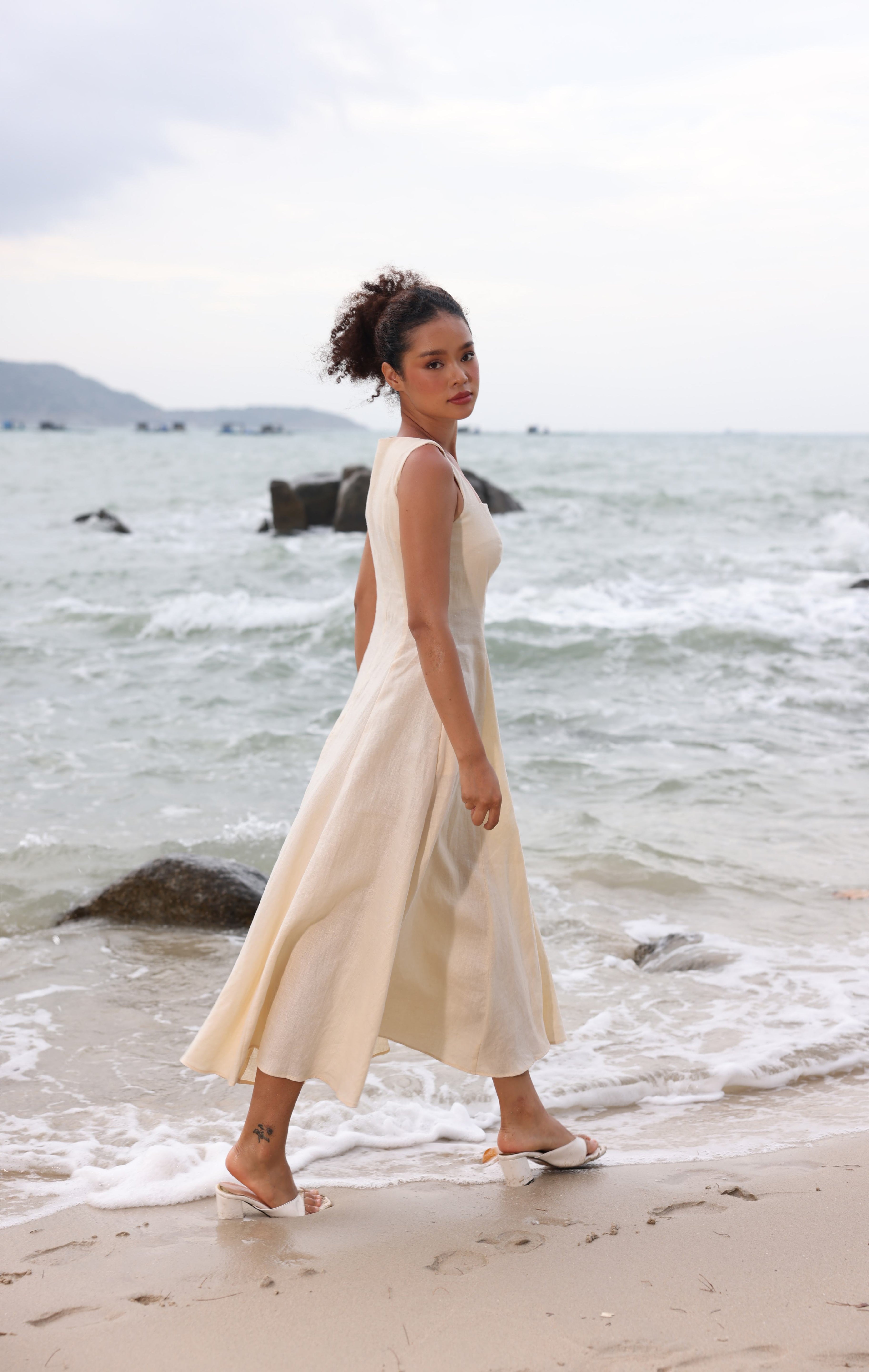 Square strap linen midi dress